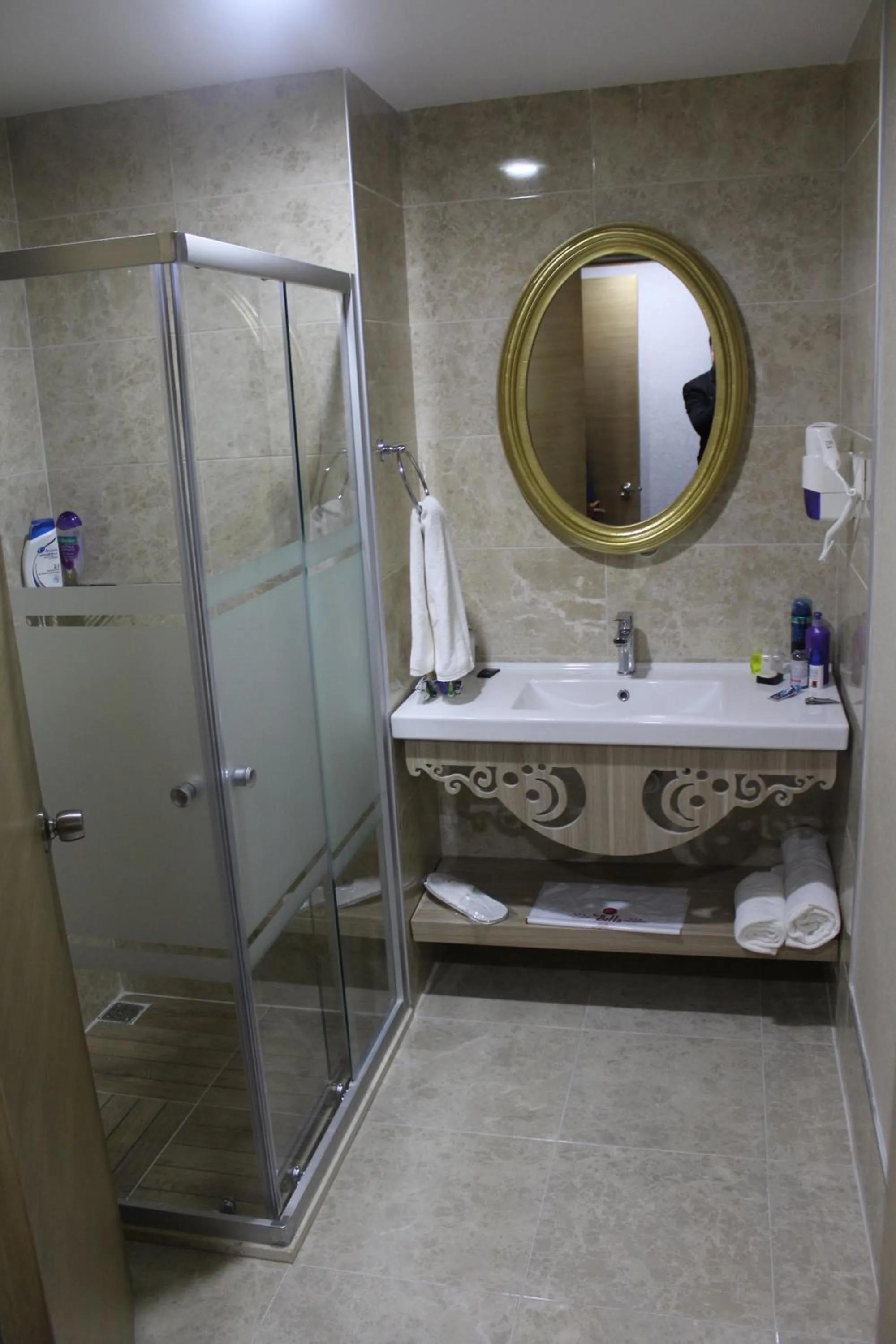 Bathroom in Hotel La Bella