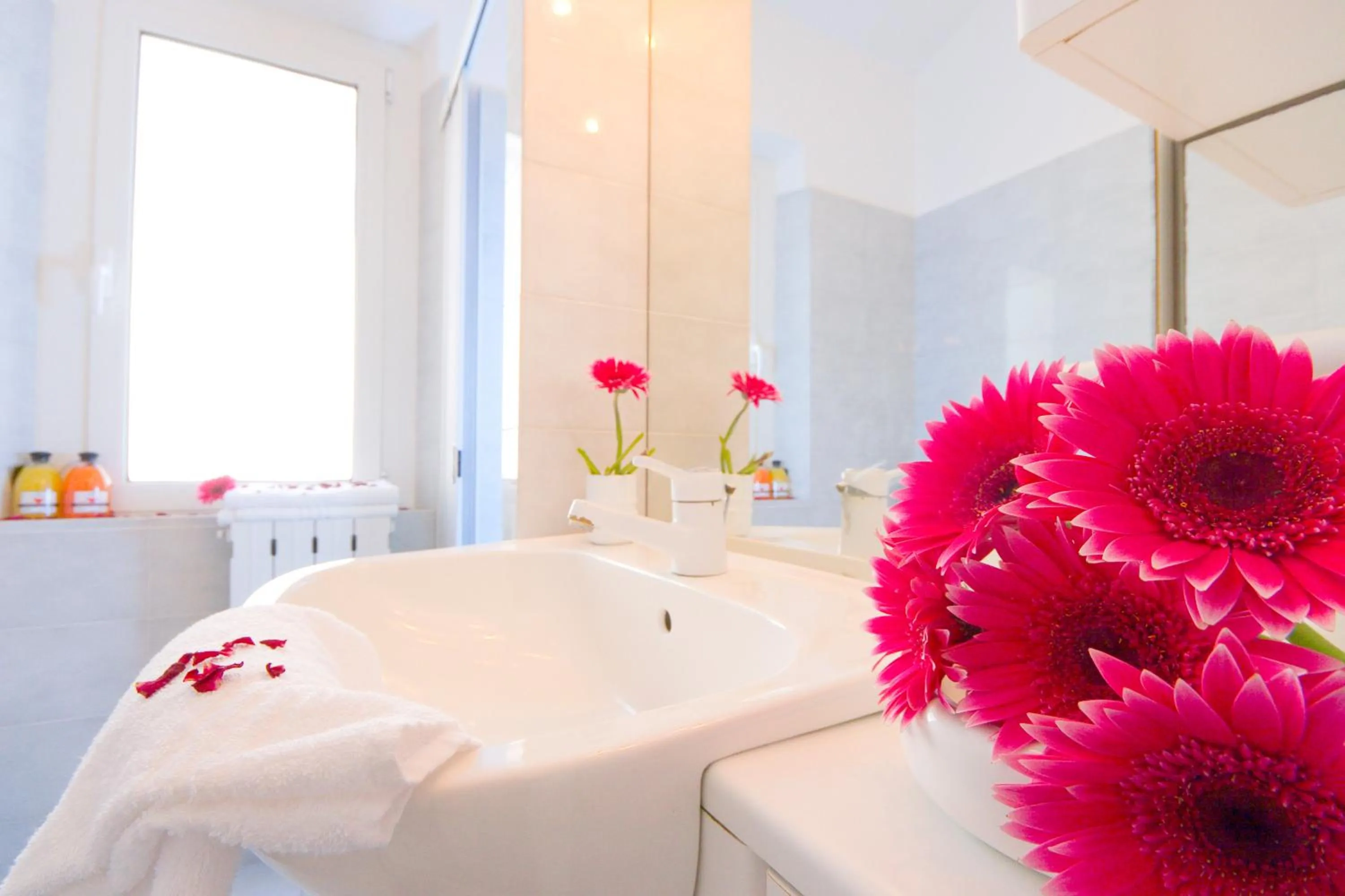 Bathroom, Bed in Villaggio Turistico Internazionale