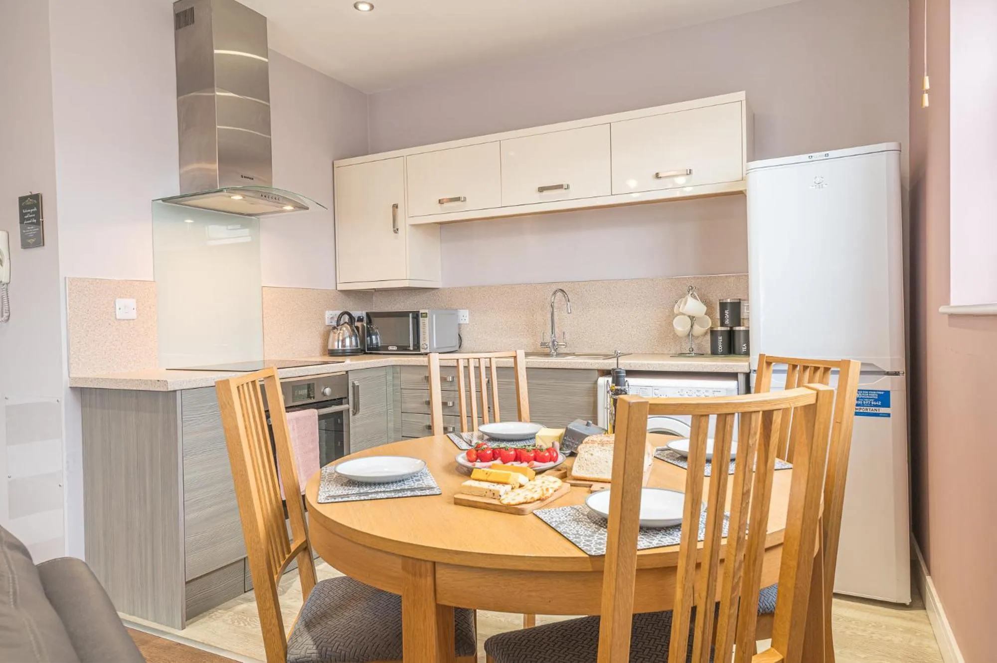 Dining area in Abbey Apartments Modern ApartHotel for Tourists & Professionals