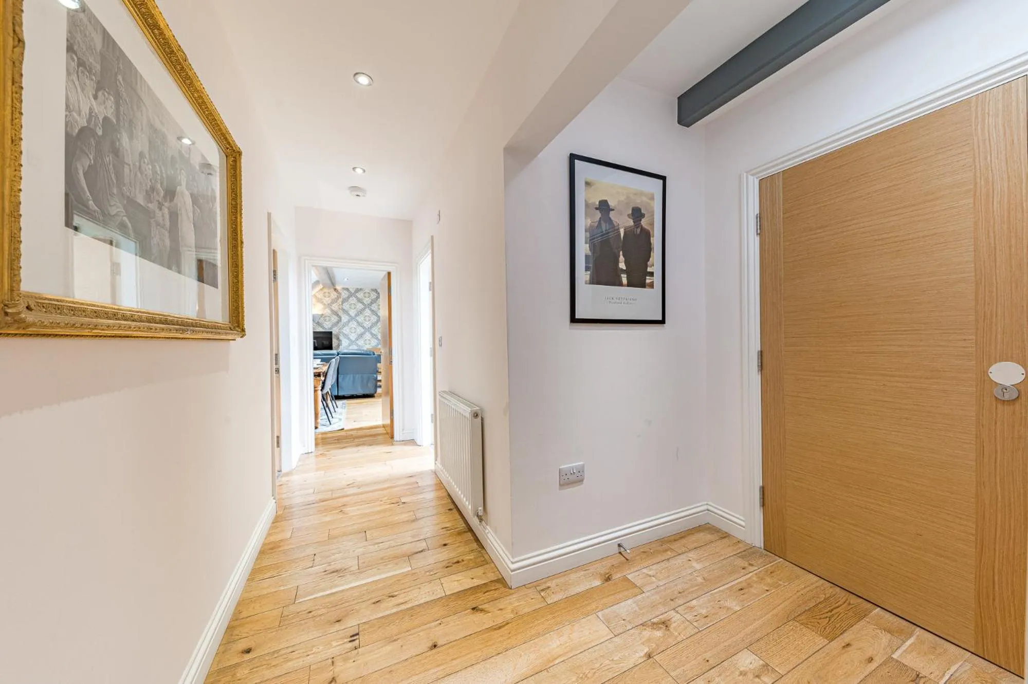 Living room in Abbey Apartments Modern ApartHotel for Tourists & Professionals