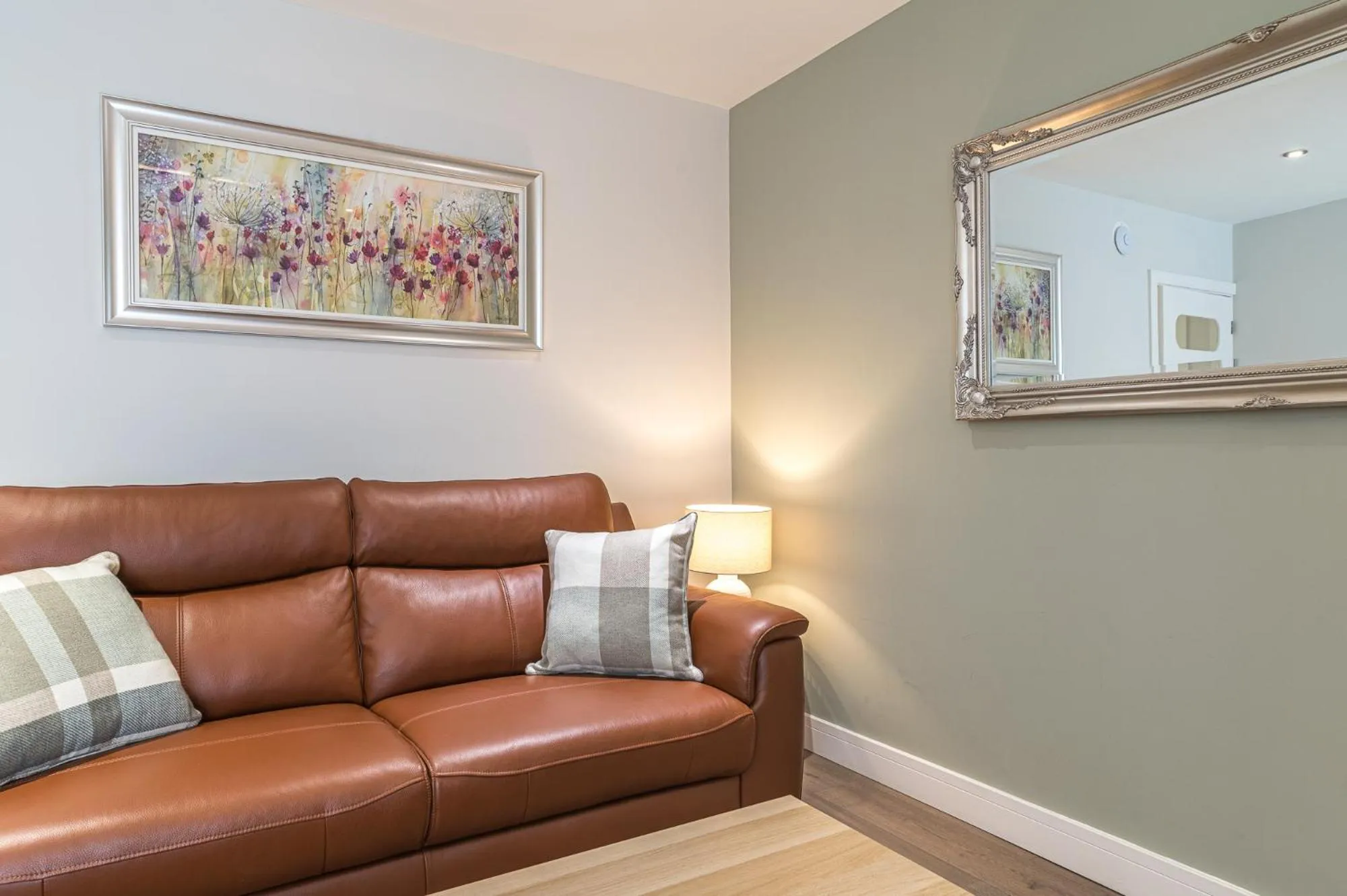 Living room in Abbey Apartments Modern ApartHotel for Tourists & Professionals