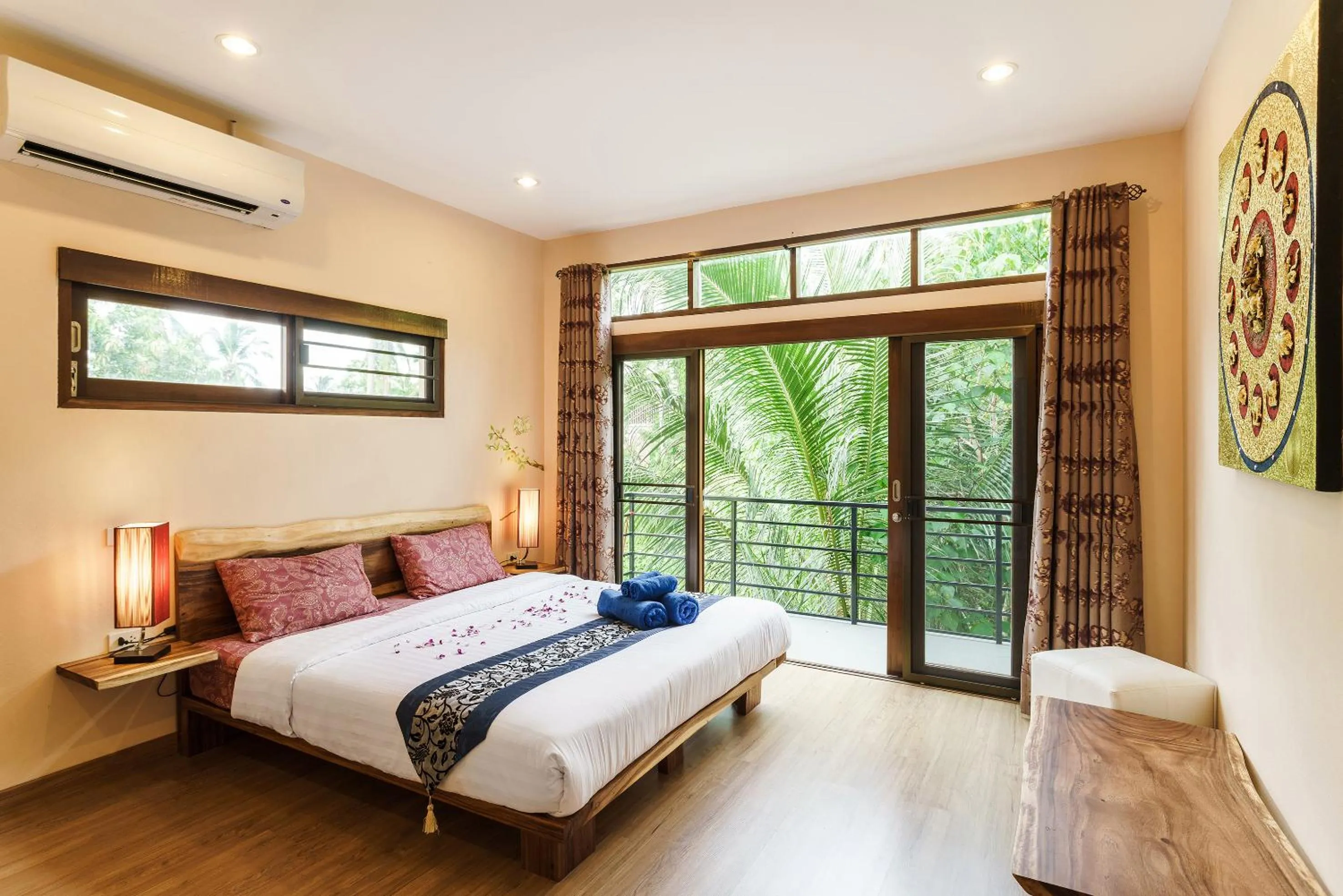 Bed in Chaweng Noi Villa