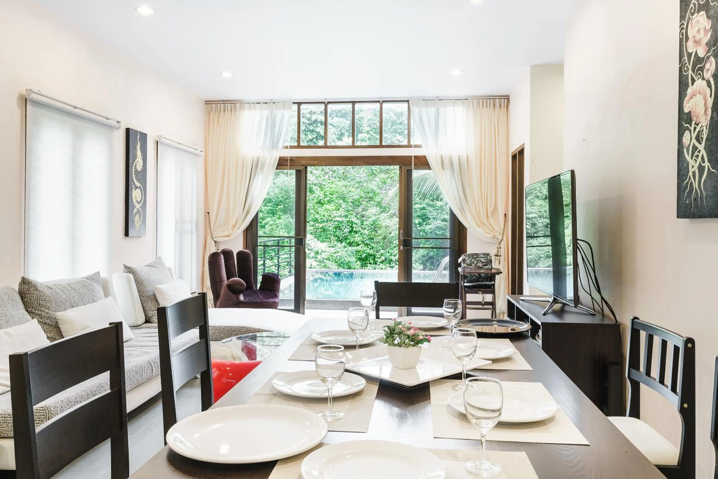 Dining area in Chaweng Noi Villa