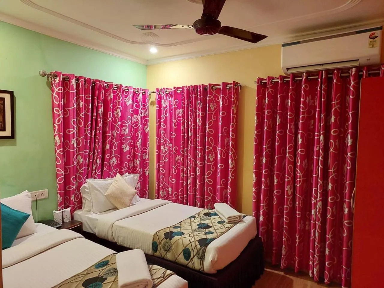 Bed in Tara Guest House