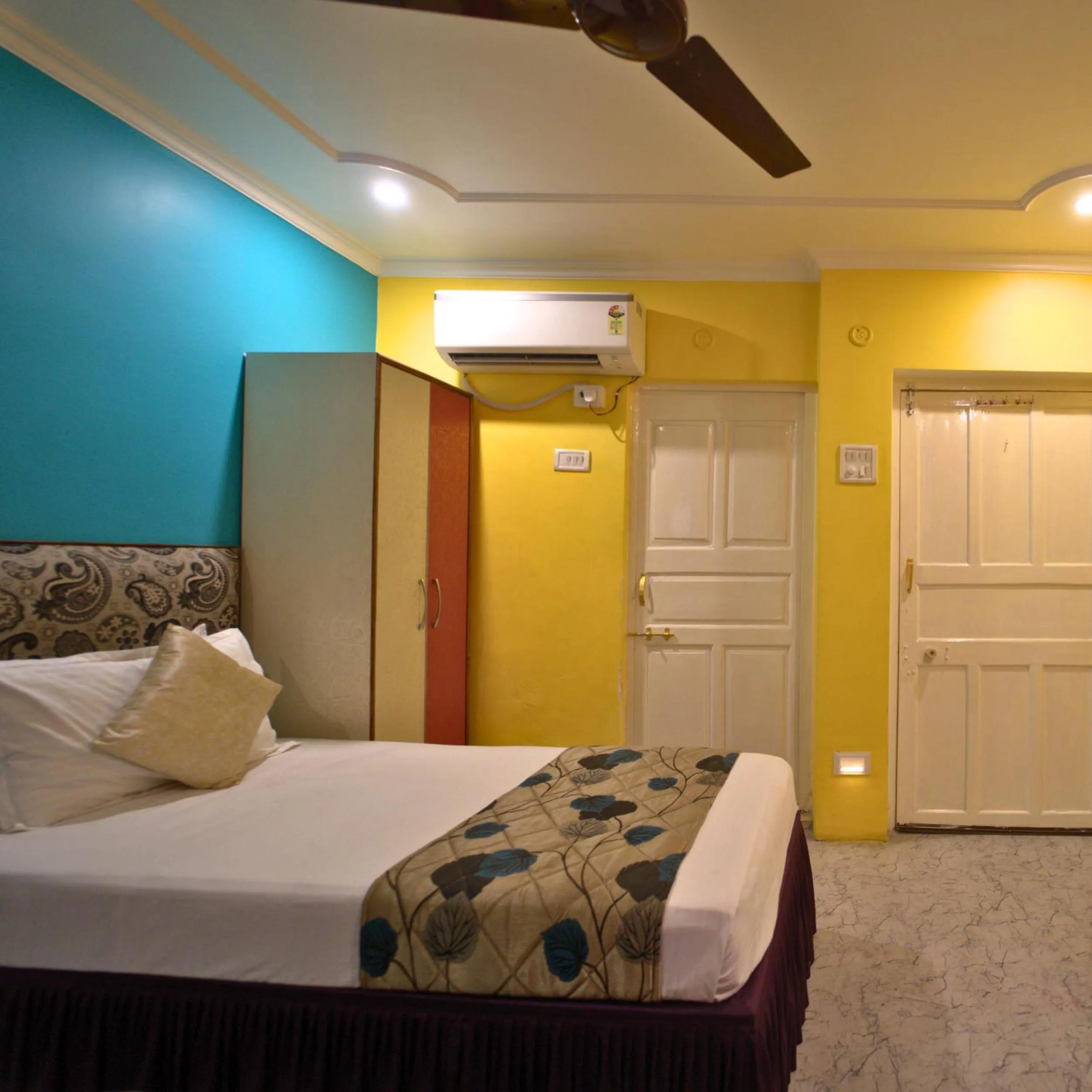 Bed in Tara Guest House