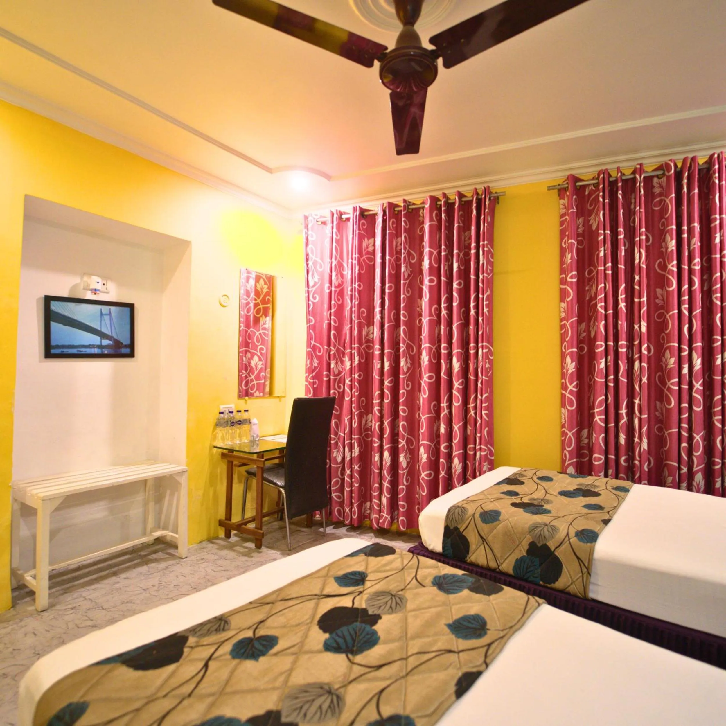 Bedroom, Bed in Tara Guest House