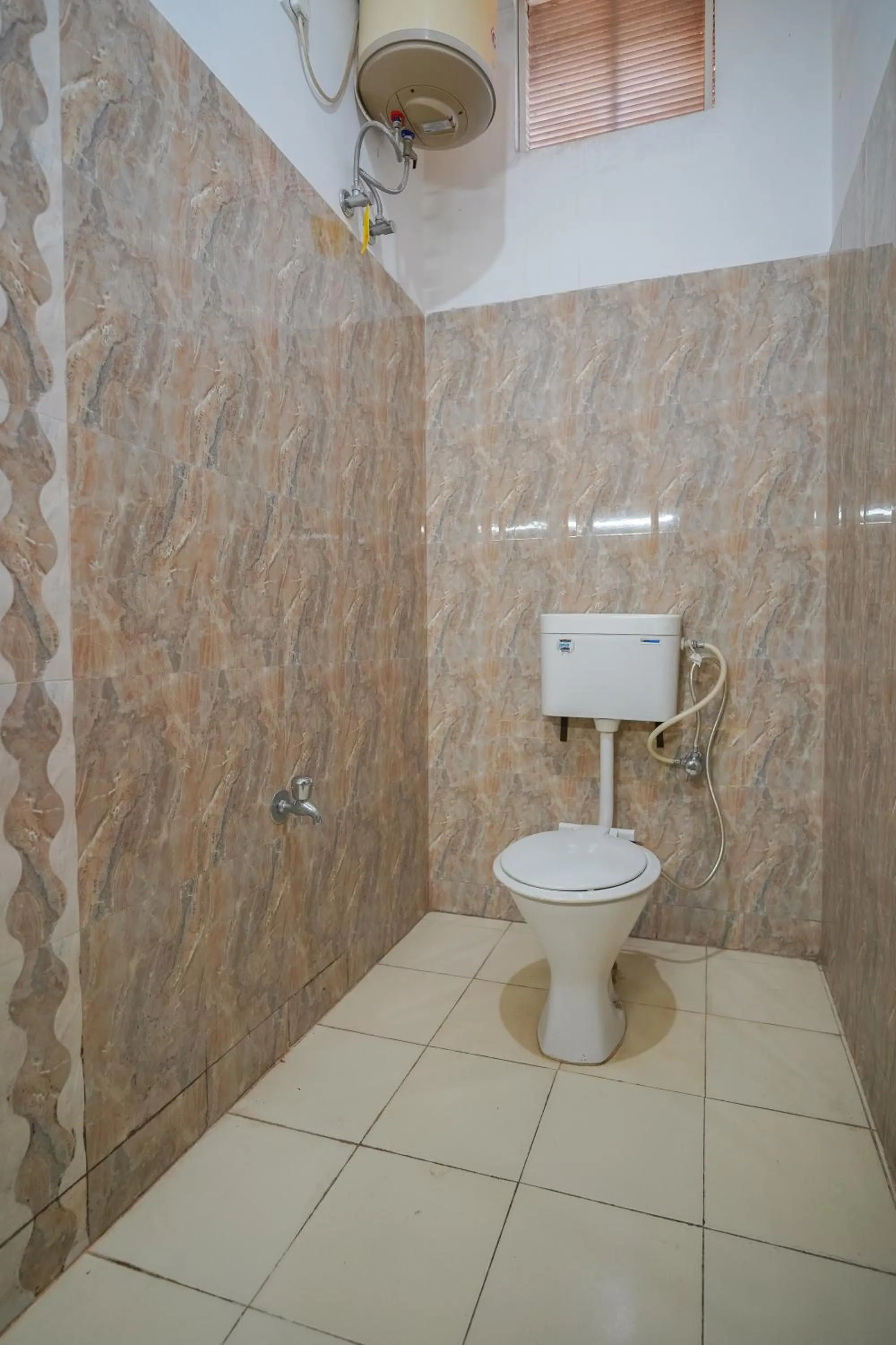 Shower in Tara Guest House