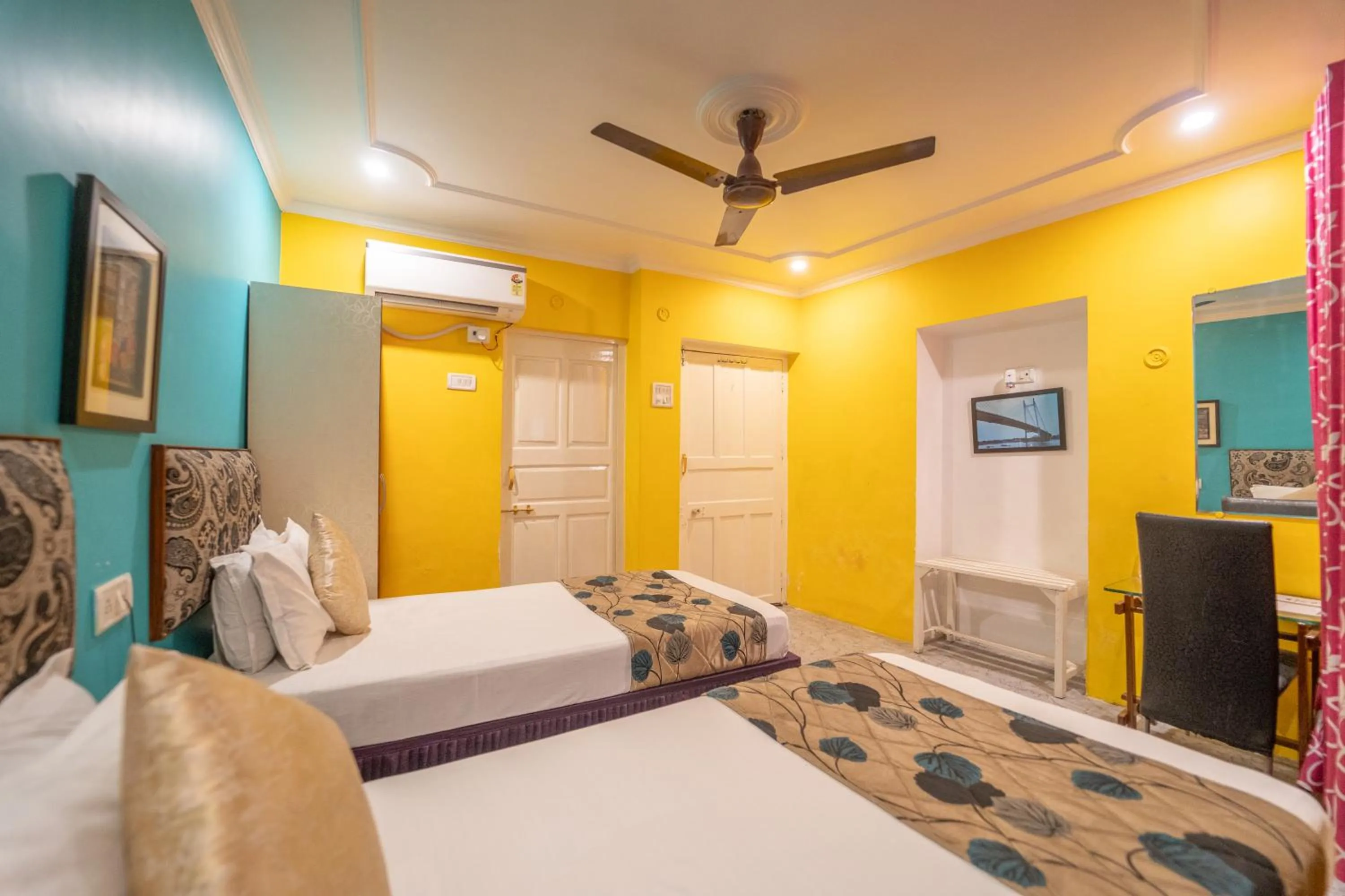 Bedroom, Bed in Tara Guest House