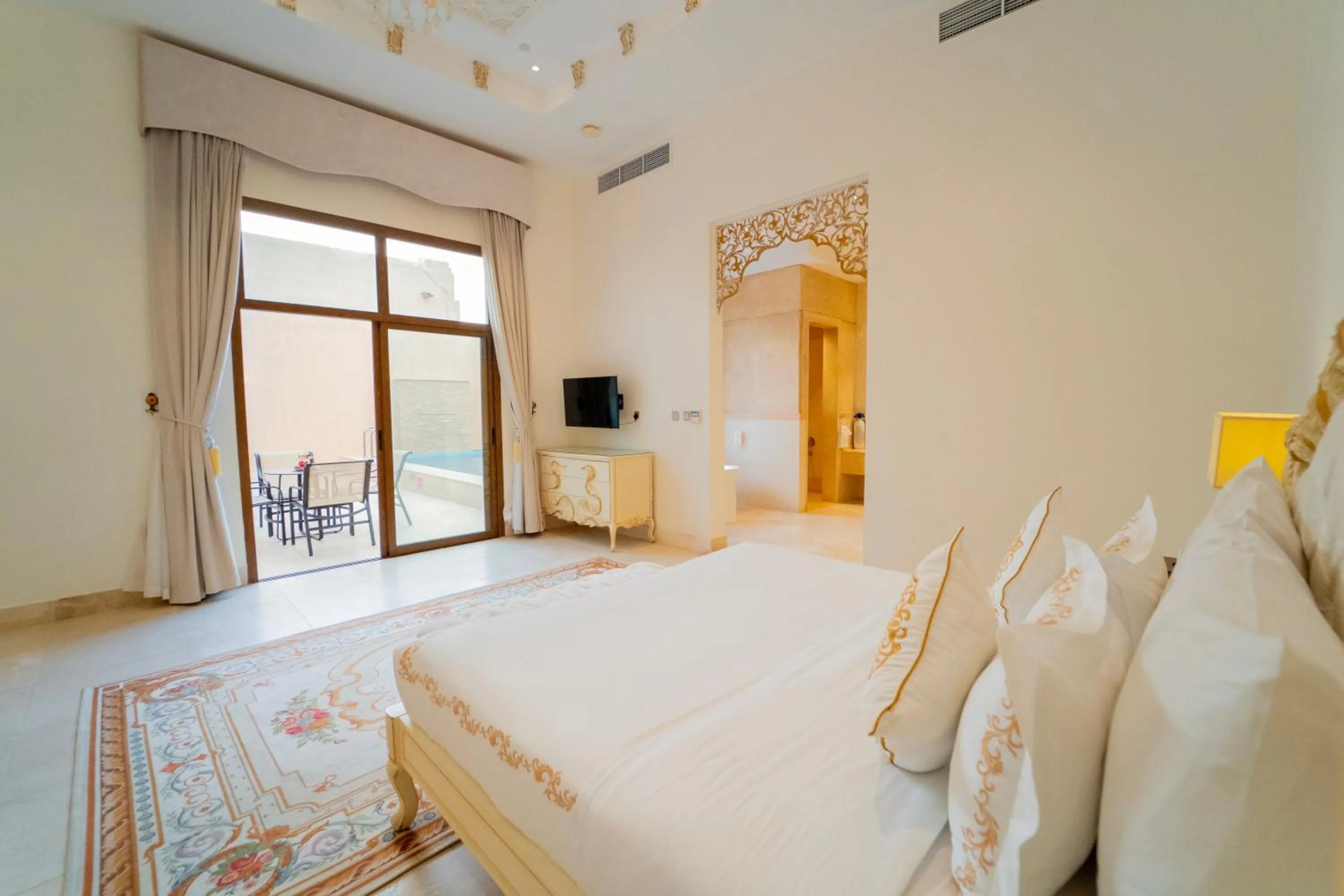 Bed in Western Hotel - Madinat Zayed