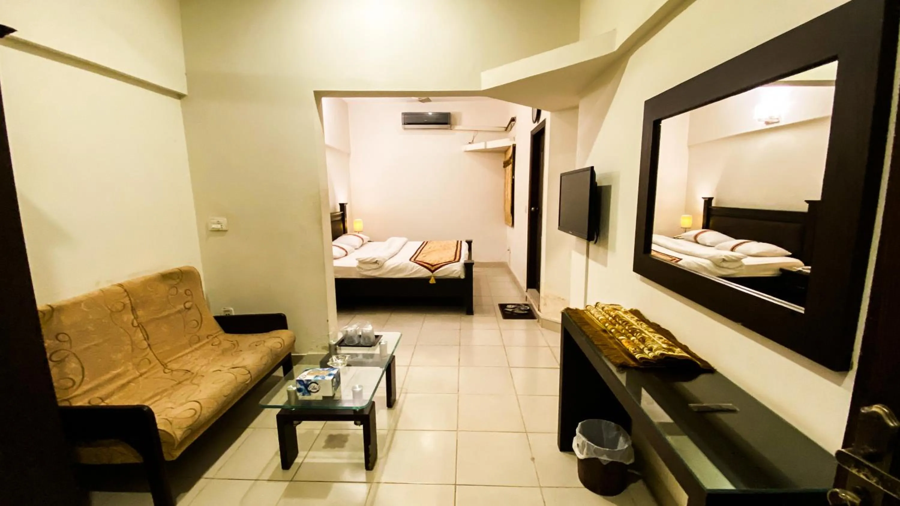 Photo of the whole room, Bed in Royal Inn Hotel