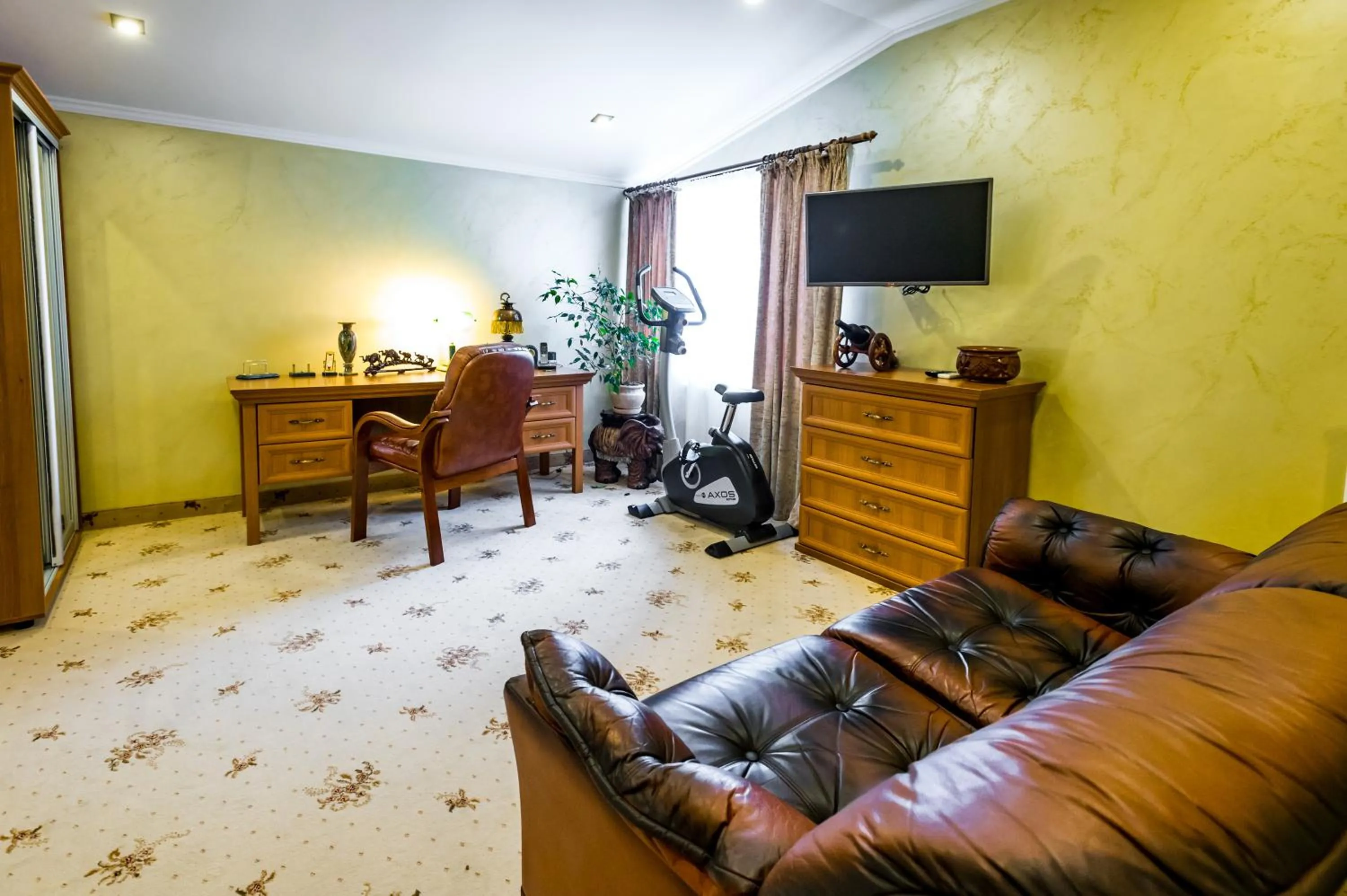 Photo of the whole room in Hotel France