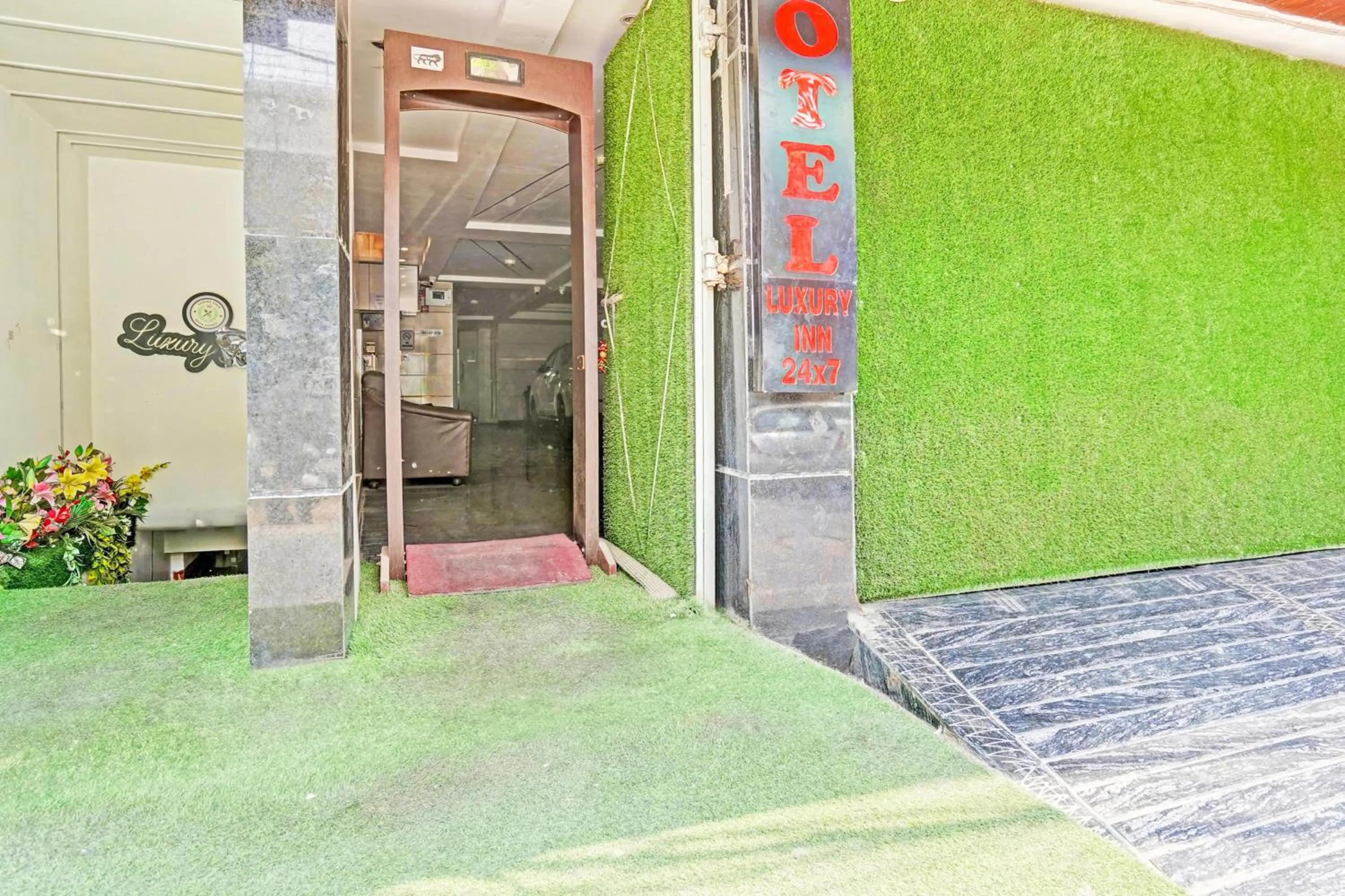 Facade/entrance in Super Hotel O Luxury Inn
