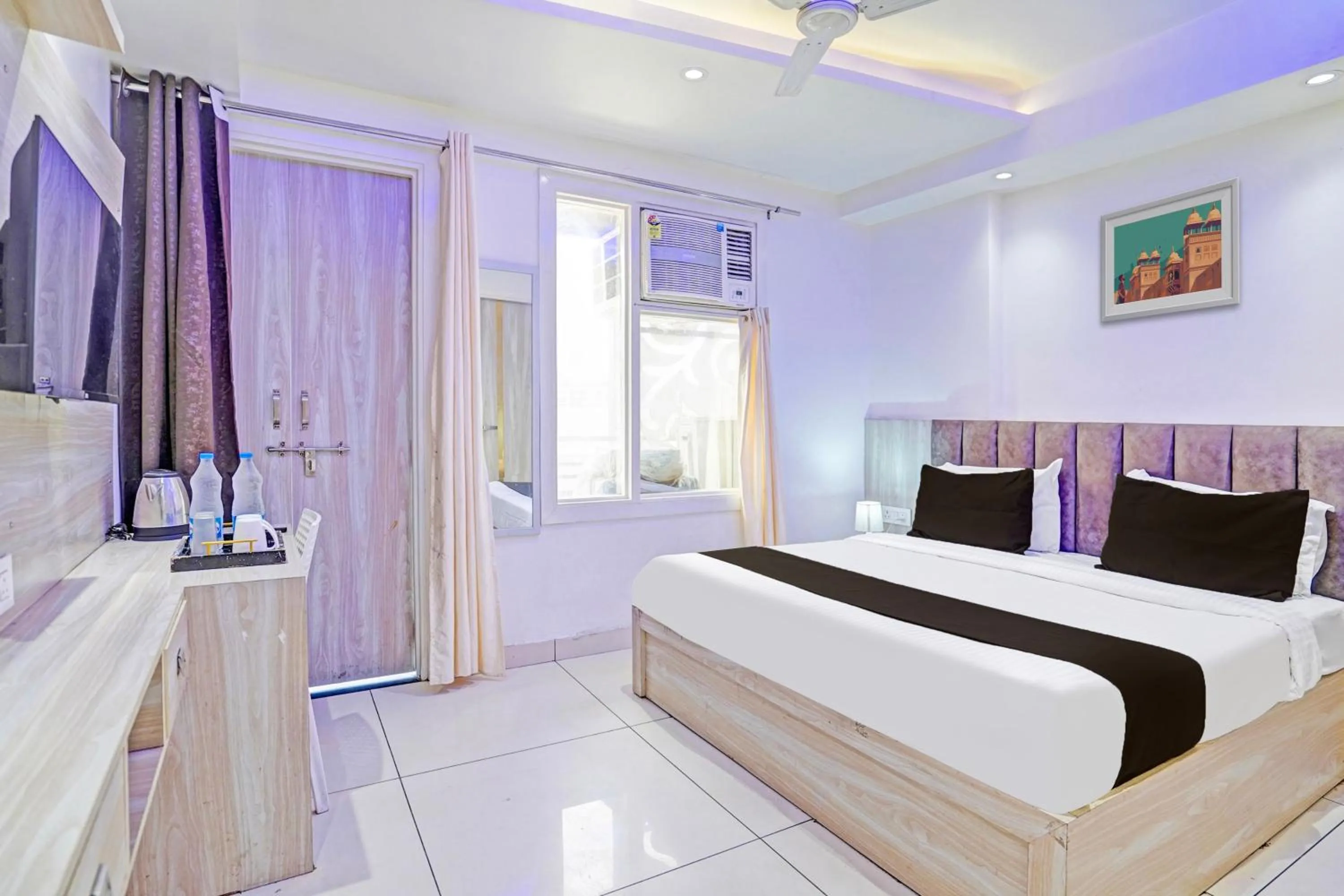 Bedroom, Bed in Super Hotel O Luxury Inn