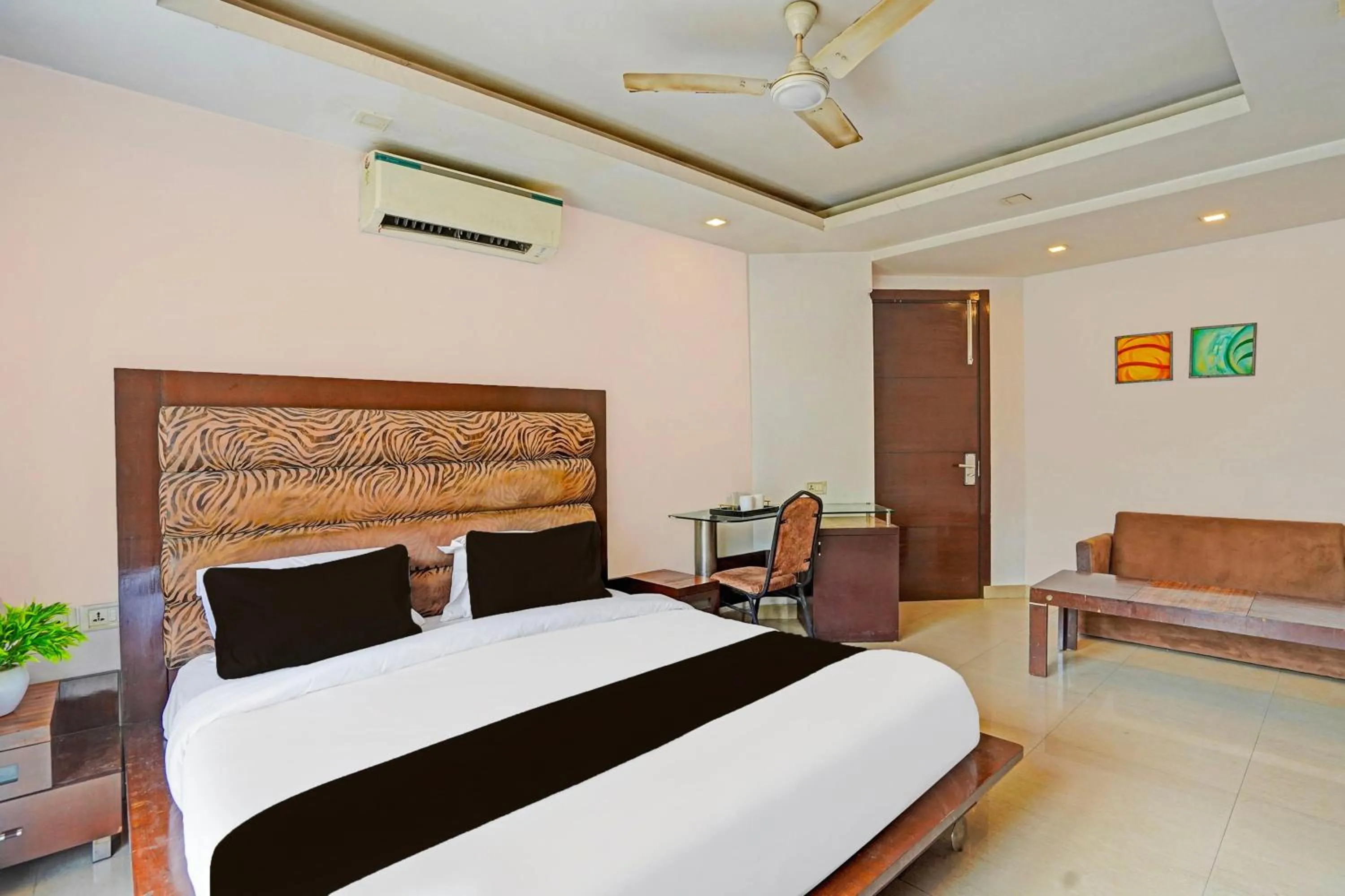 Bedroom, Bed in Townhouse Le Grand