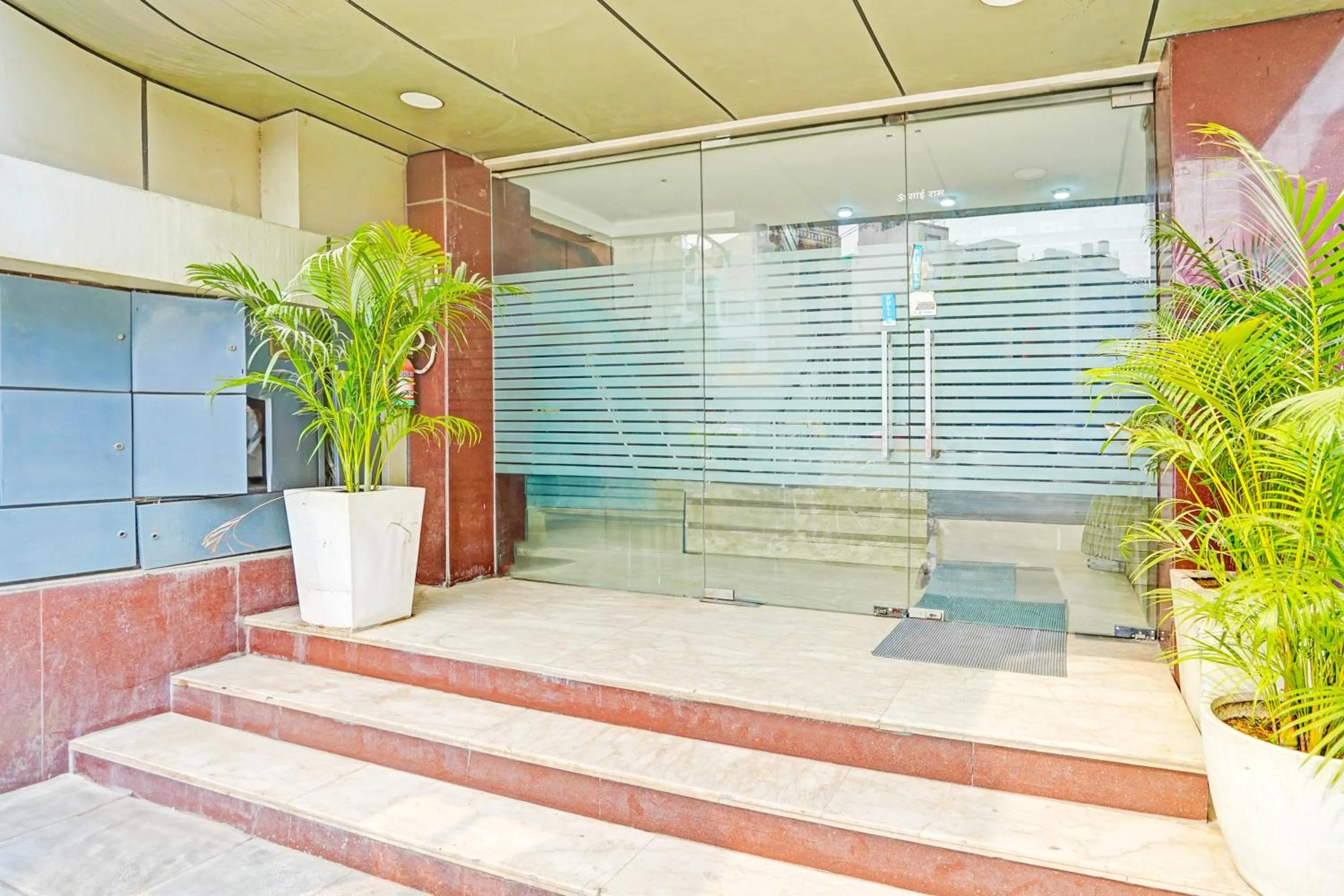 Facade/entrance in Townhouse Le Grand