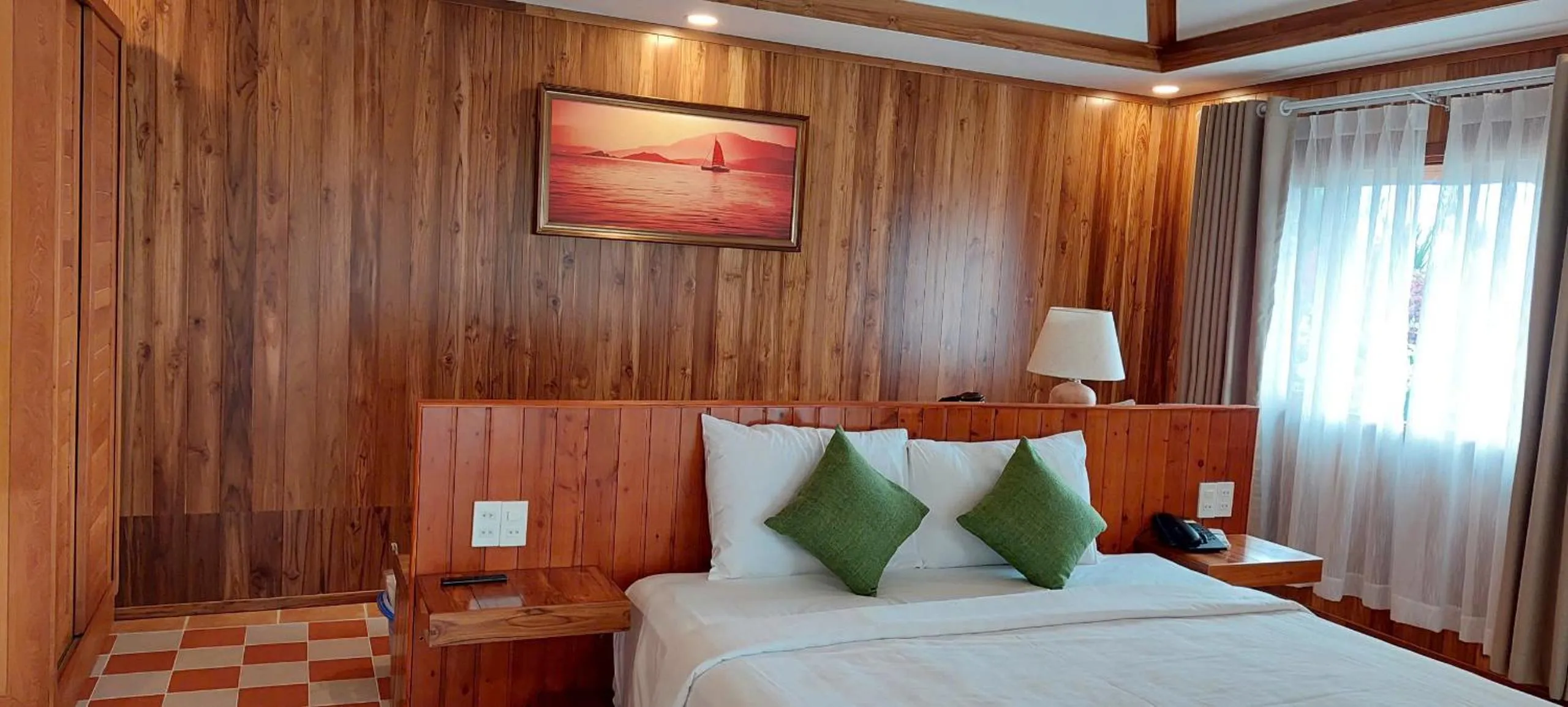 Bed in Rocks Beach Boutique