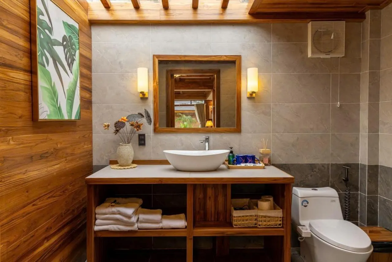 Toilet in Rocks Beach Boutique