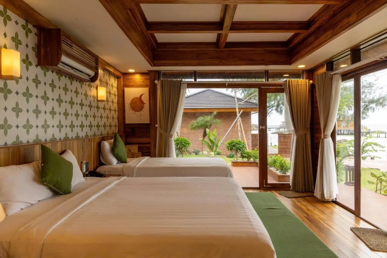 Bed in Rocks Beach Boutique