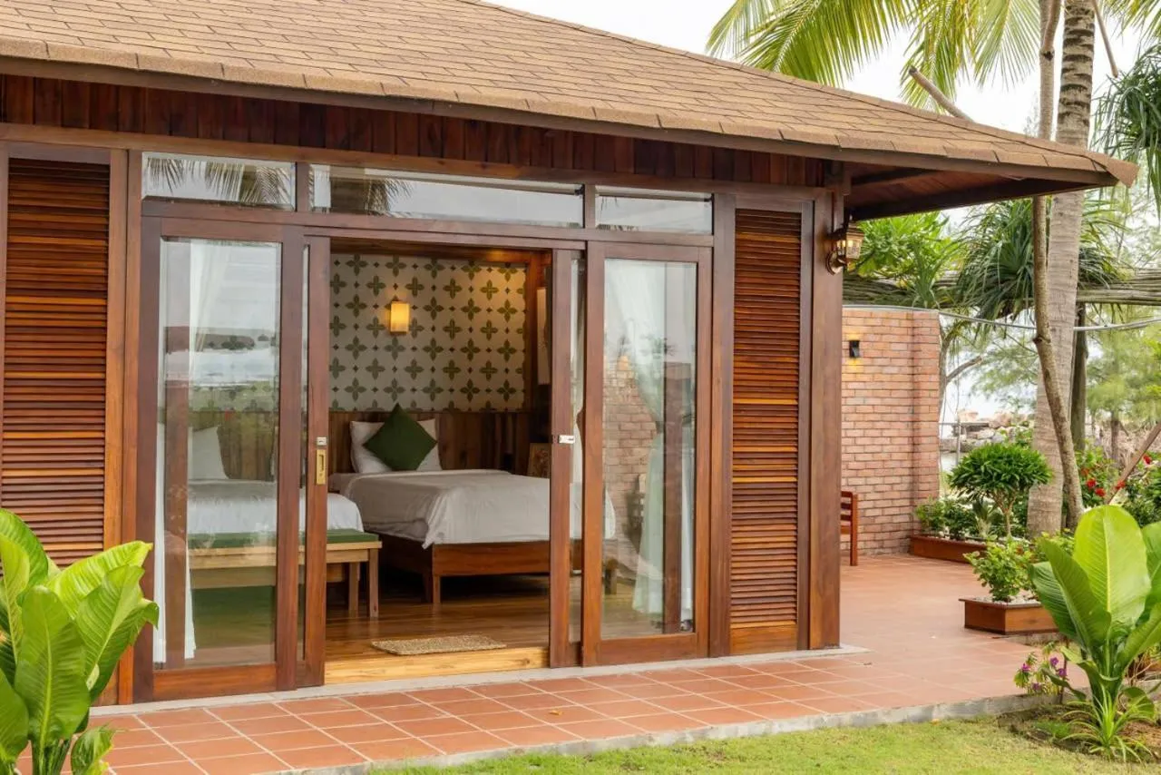 Property building in Rocks Beach Boutique