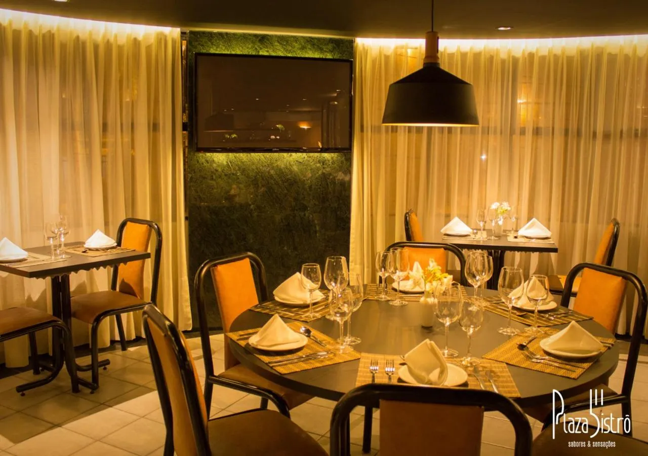 Restaurant/places to eat in Lord Plaza Hotel