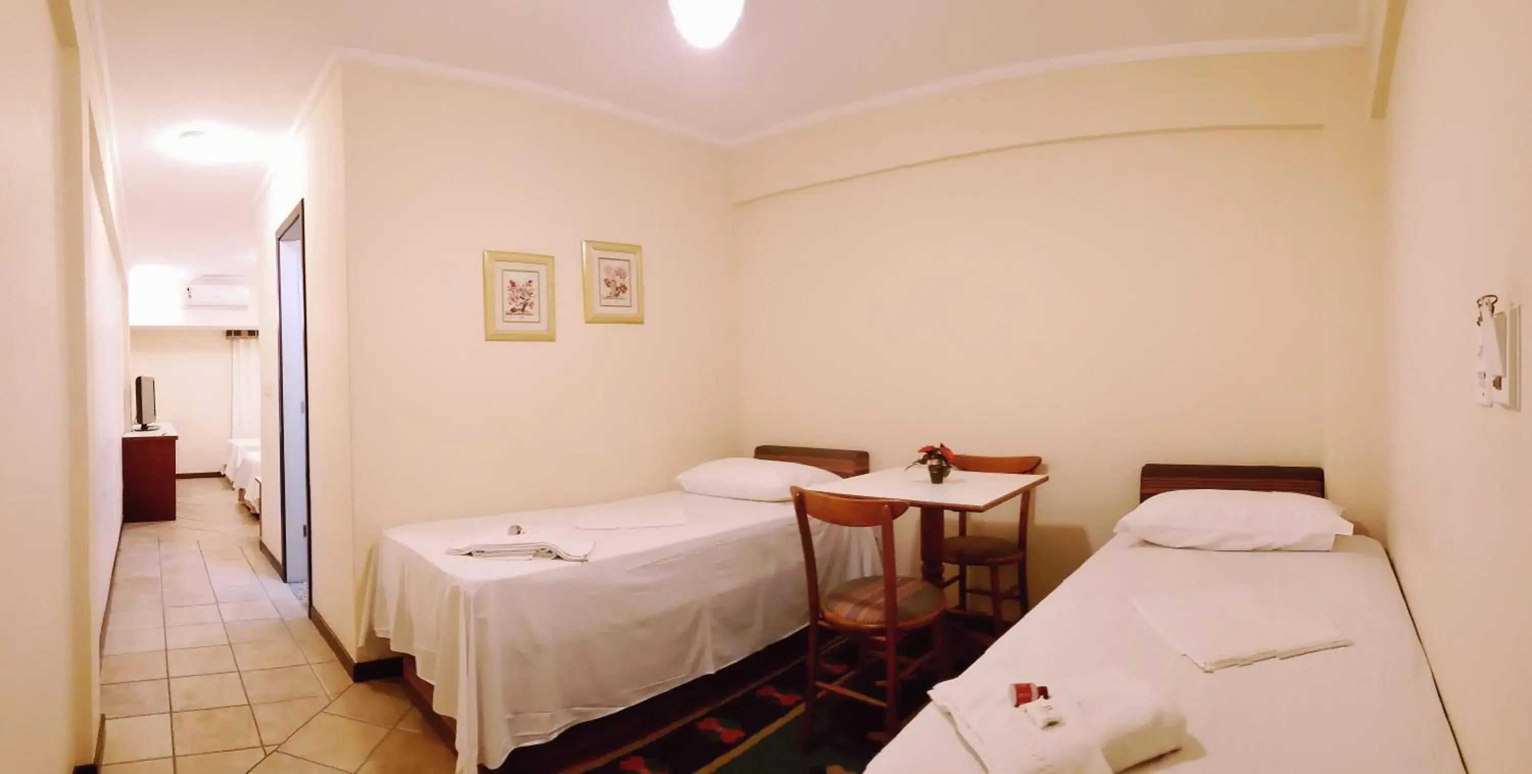 Deluxe Triple Room in Lord Plaza Hotel Deluxe Triple Room in Lord Plaza Hotel