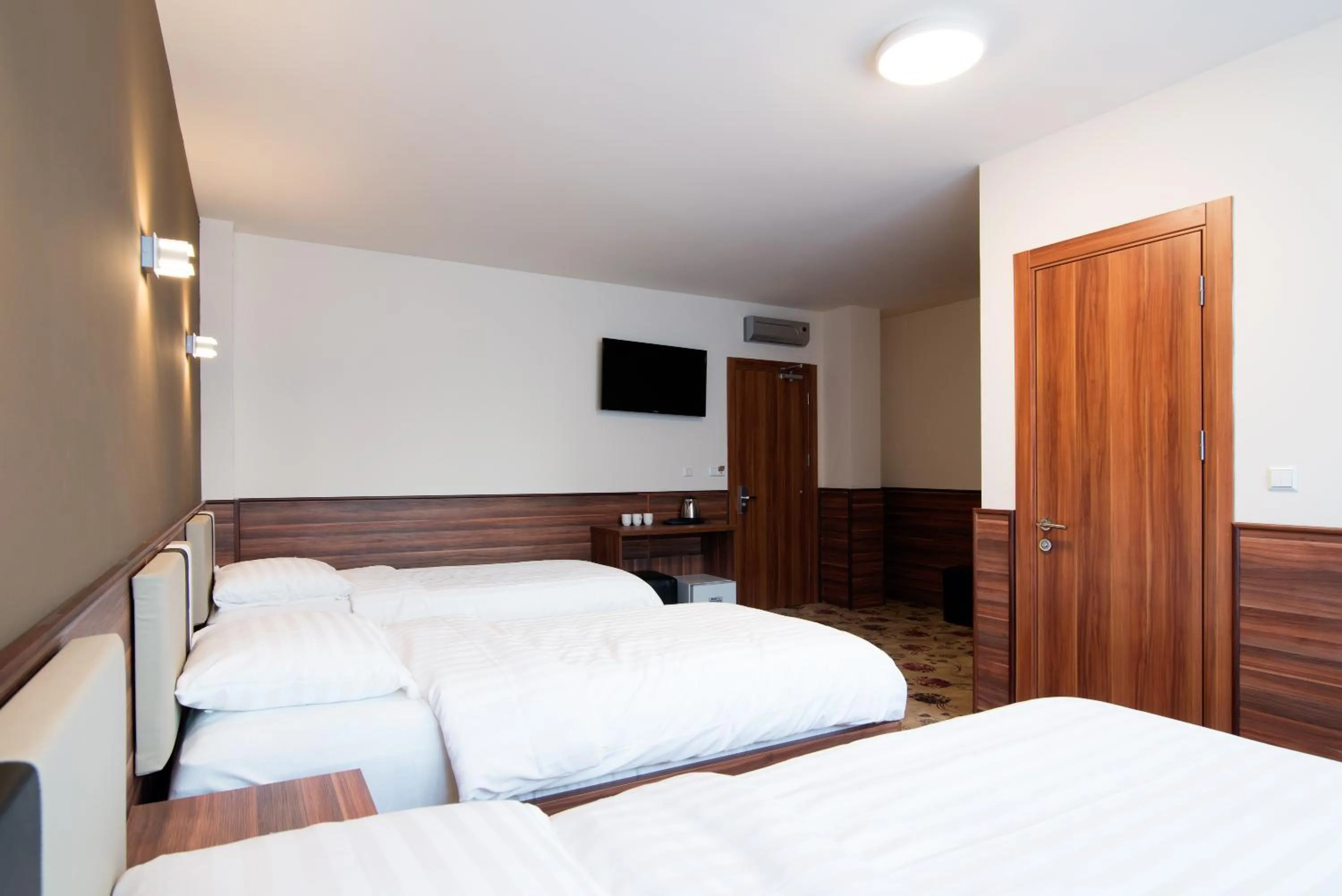 Bedroom in Hotel King's Court