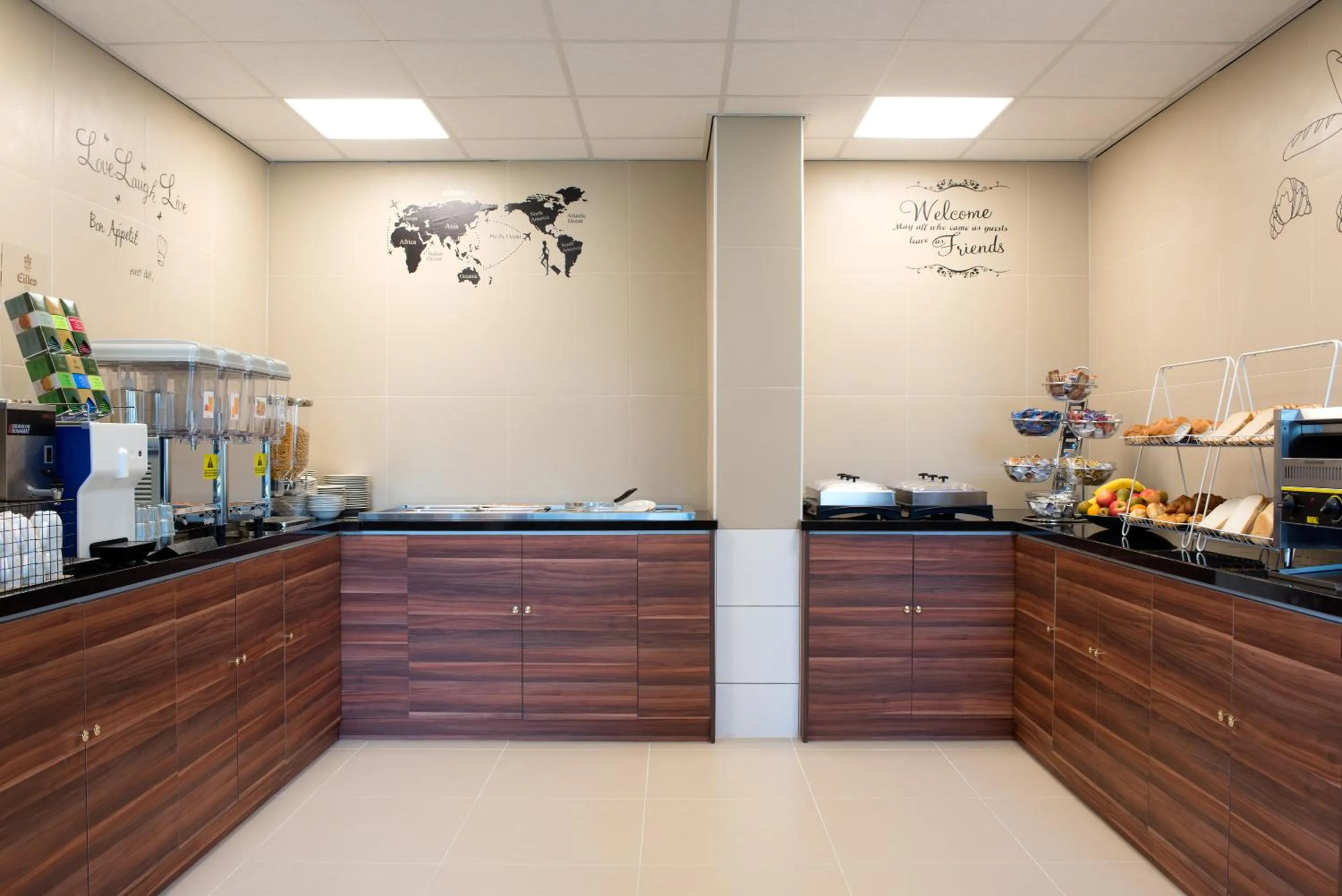 Breakfast in Hotel King's Court