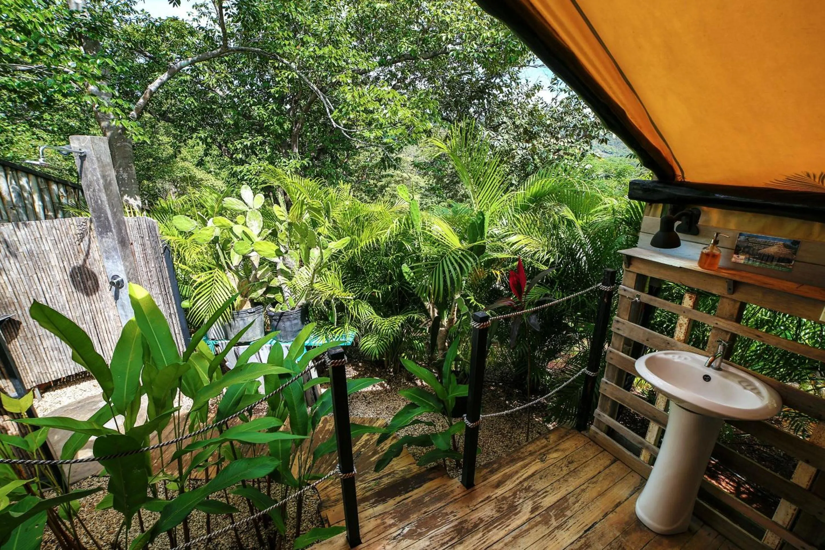 Bathroom in Flor y Bambu