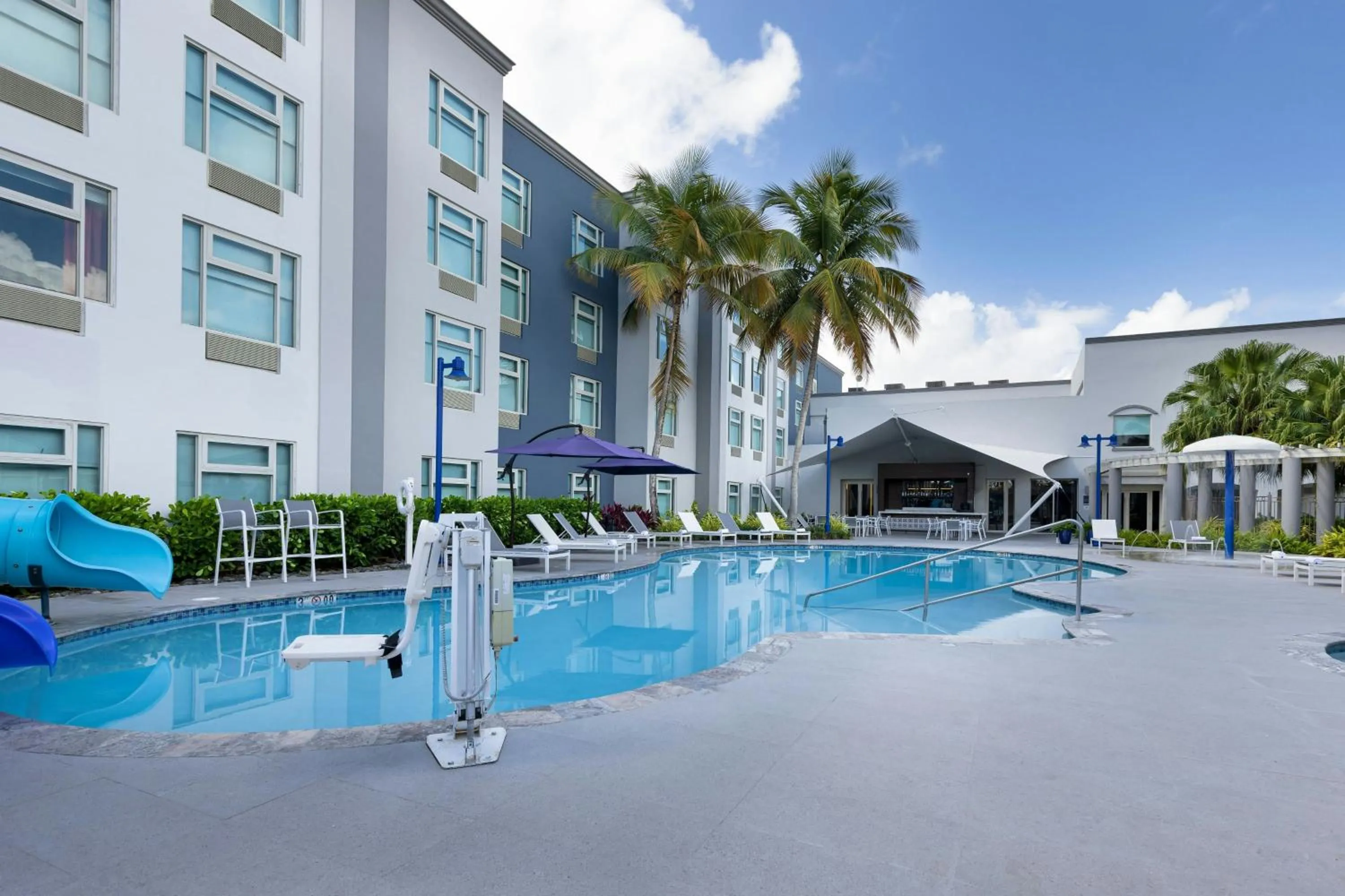 Swimming pool in Four Points by Sheraton Caguas Real