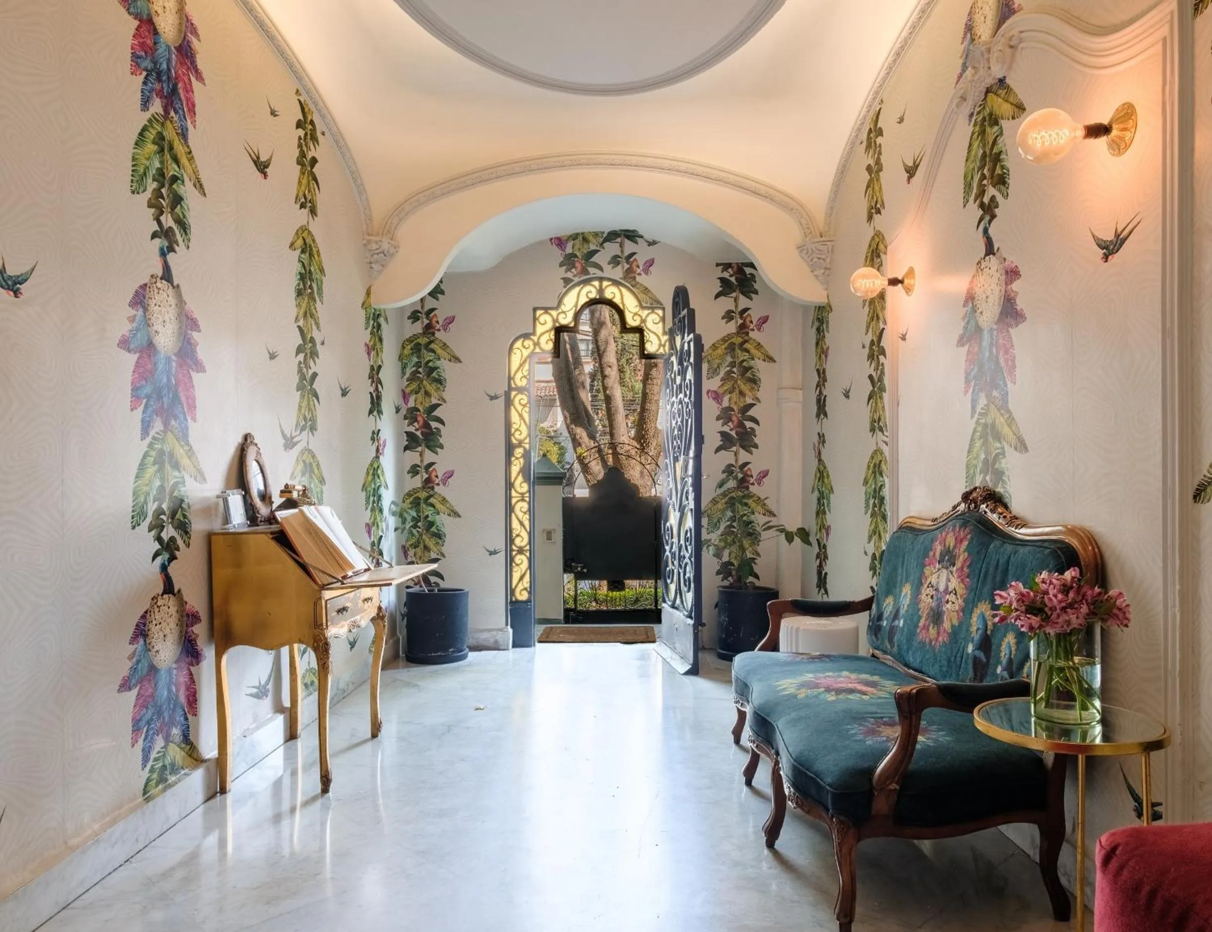 Pug Seal Polanco Allan Poe