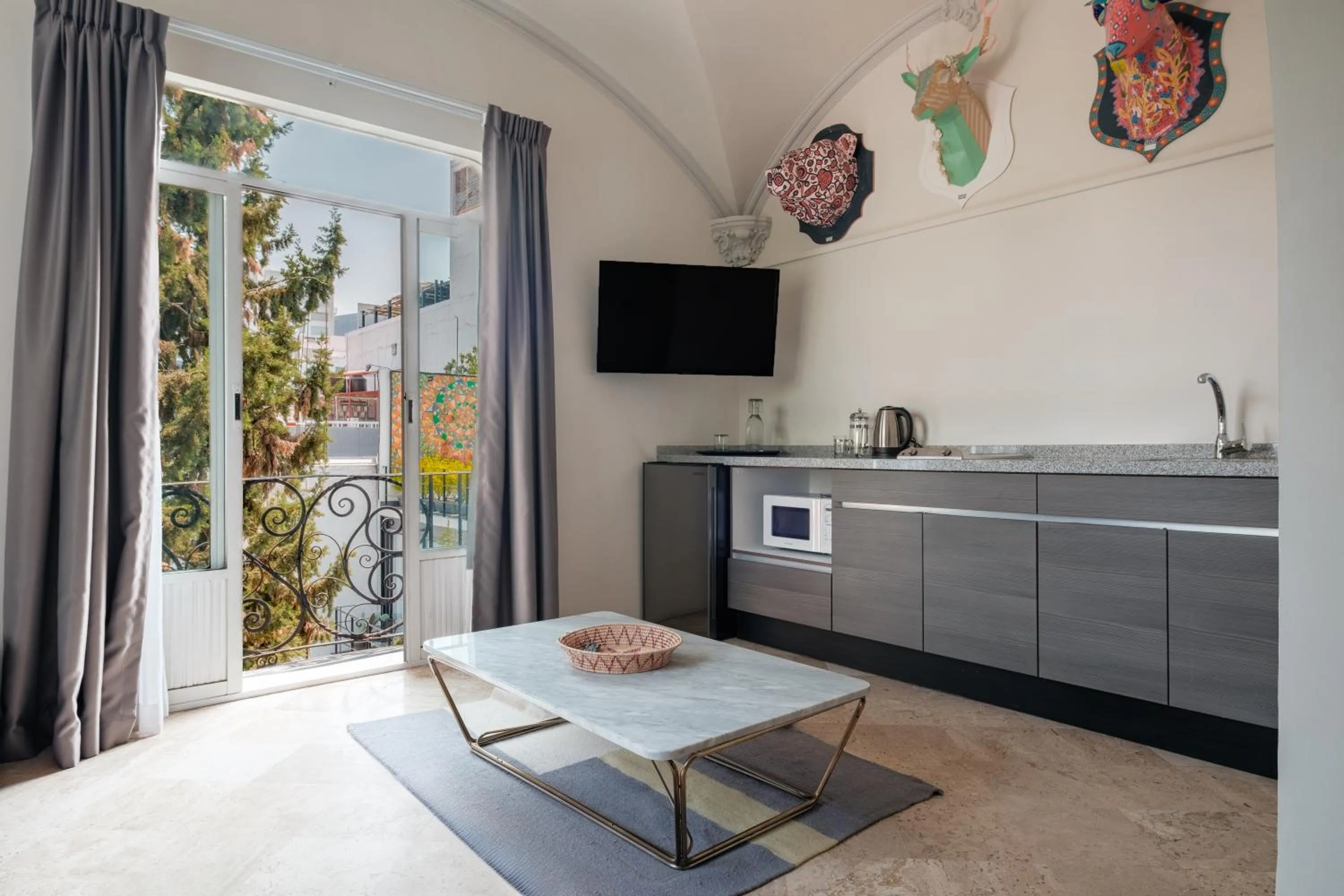 Pug Seal Polanco Allan Poe