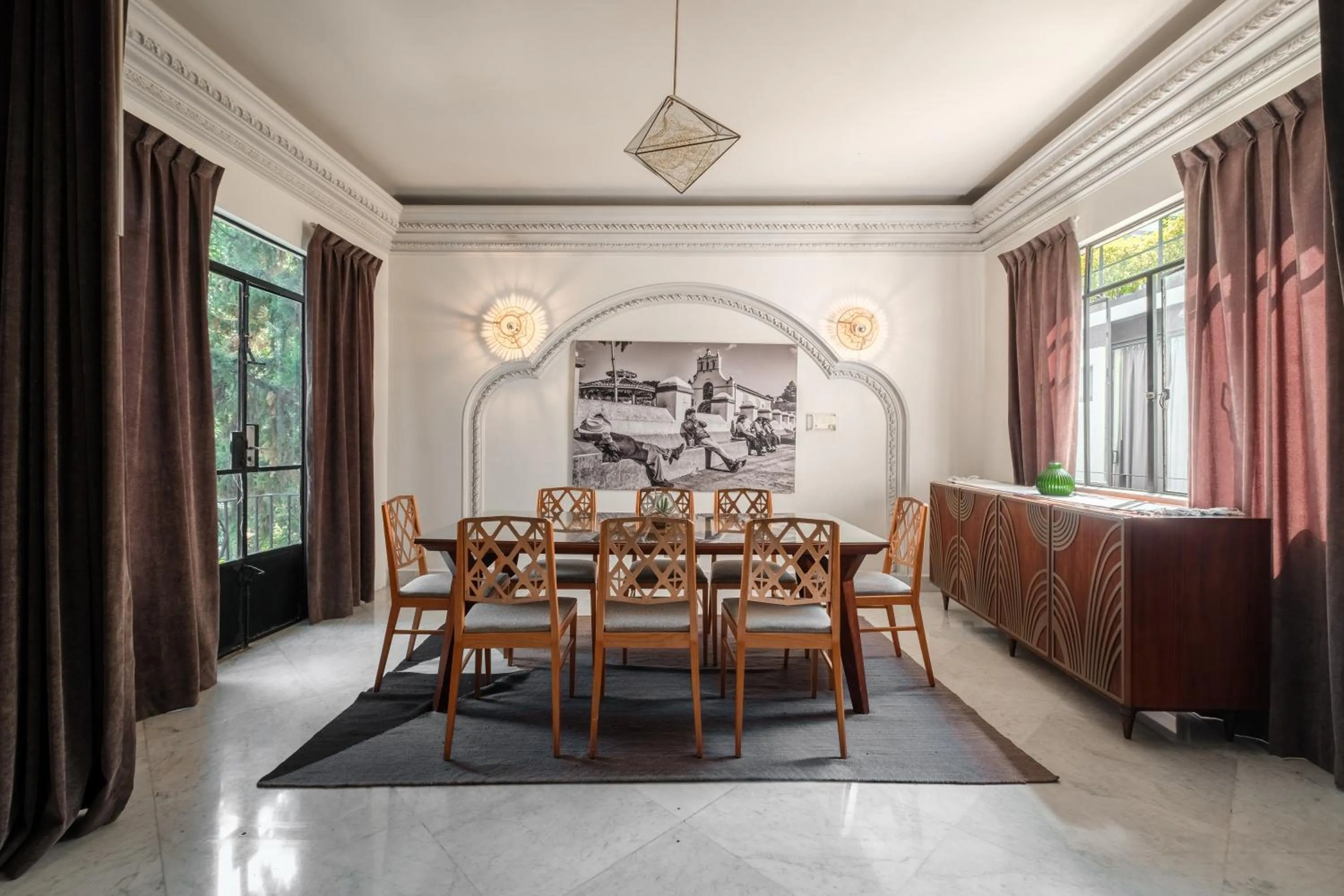 Pug Seal Polanco Allan Poe