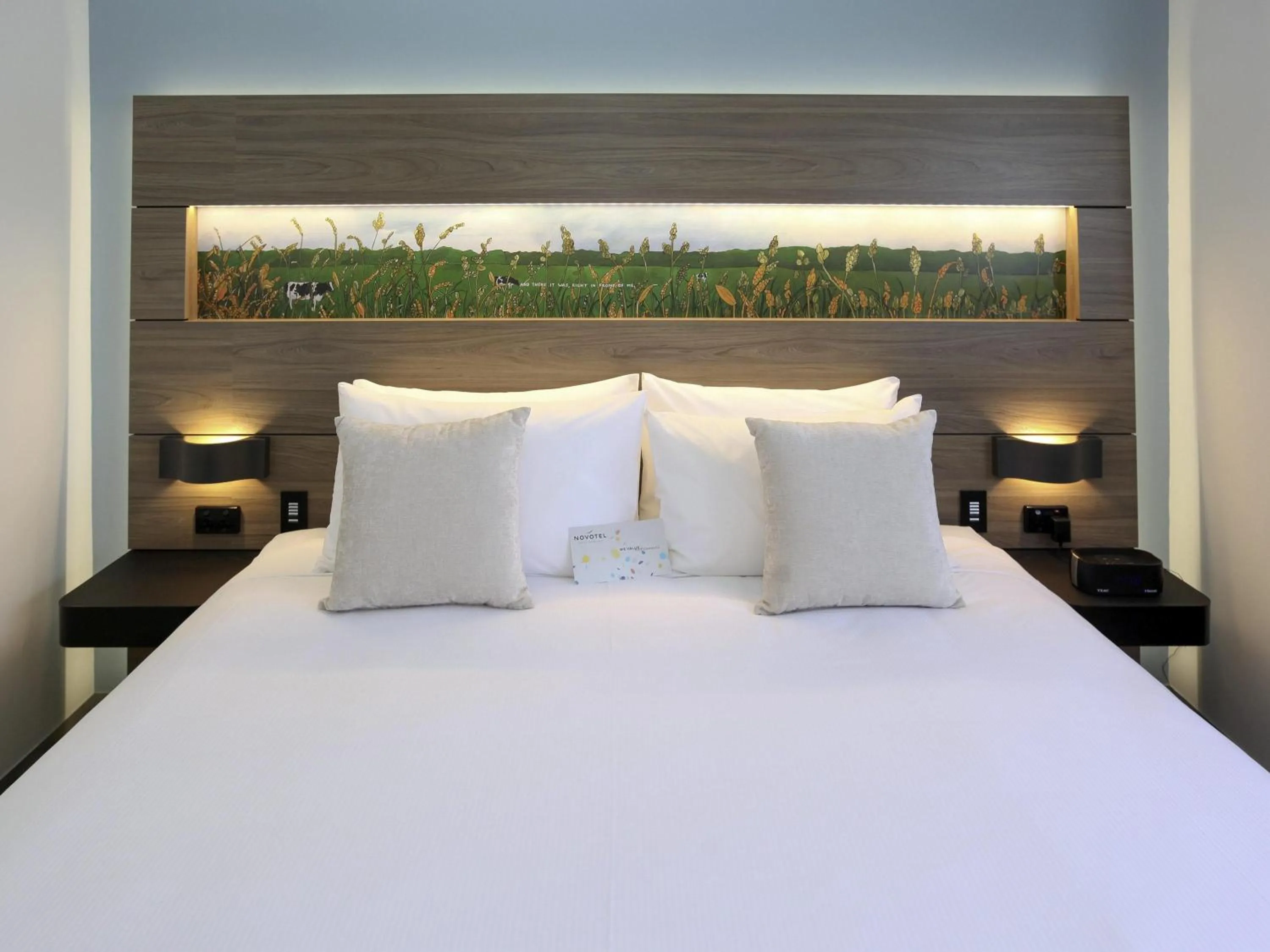 Bedroom, Bed in Novotel New Plymouth Taranaki