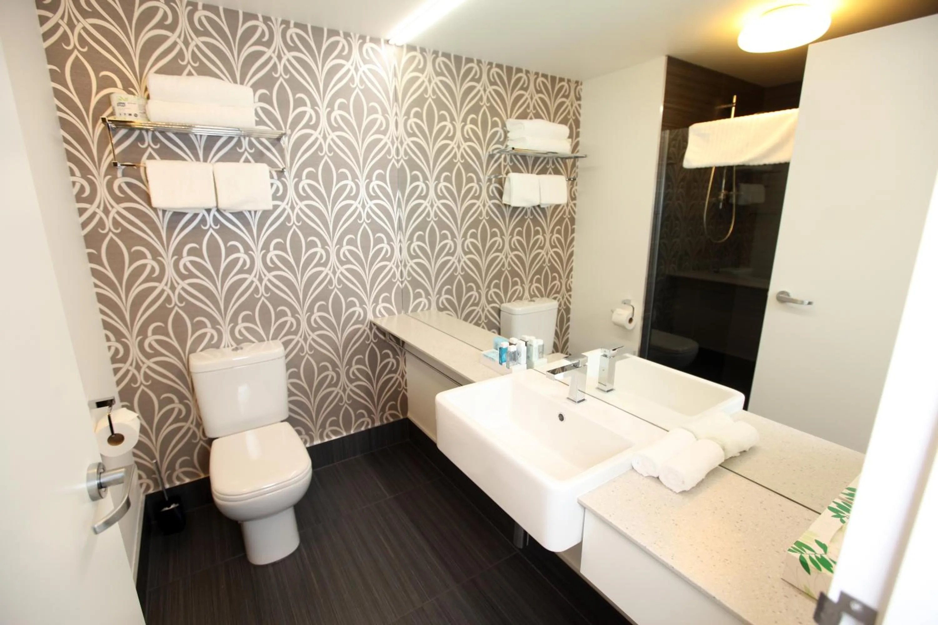 Bathroom in Novotel New Plymouth Taranaki