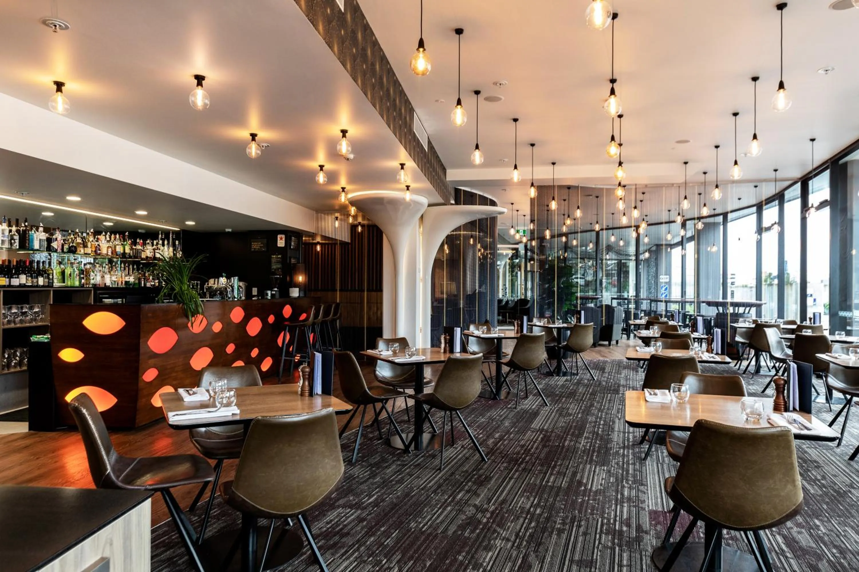 Restaurant/places to eat in Novotel New Plymouth Taranaki