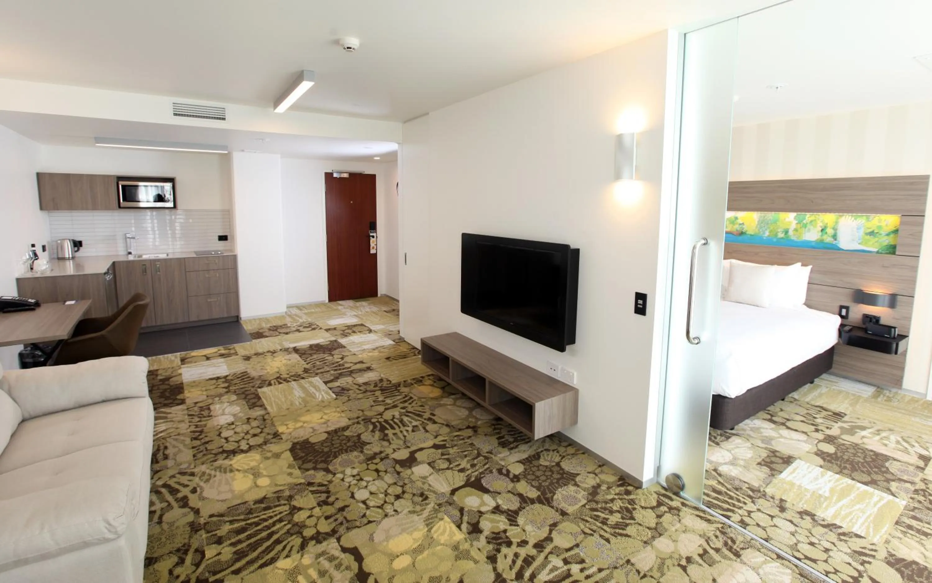 Photo of the whole room, Bed in Novotel New Plymouth Taranaki