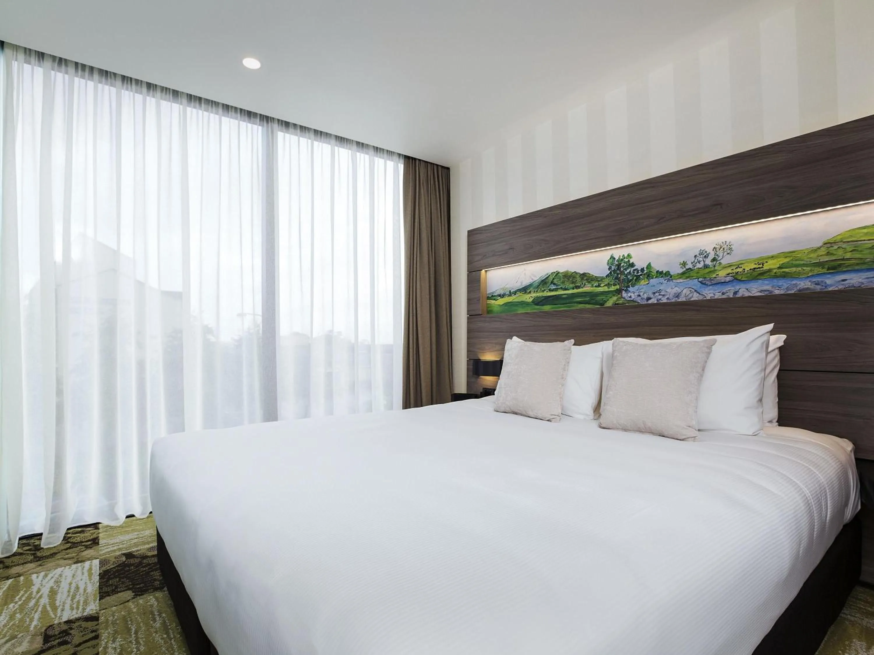 Bedroom, Bed in Novotel New Plymouth Taranaki