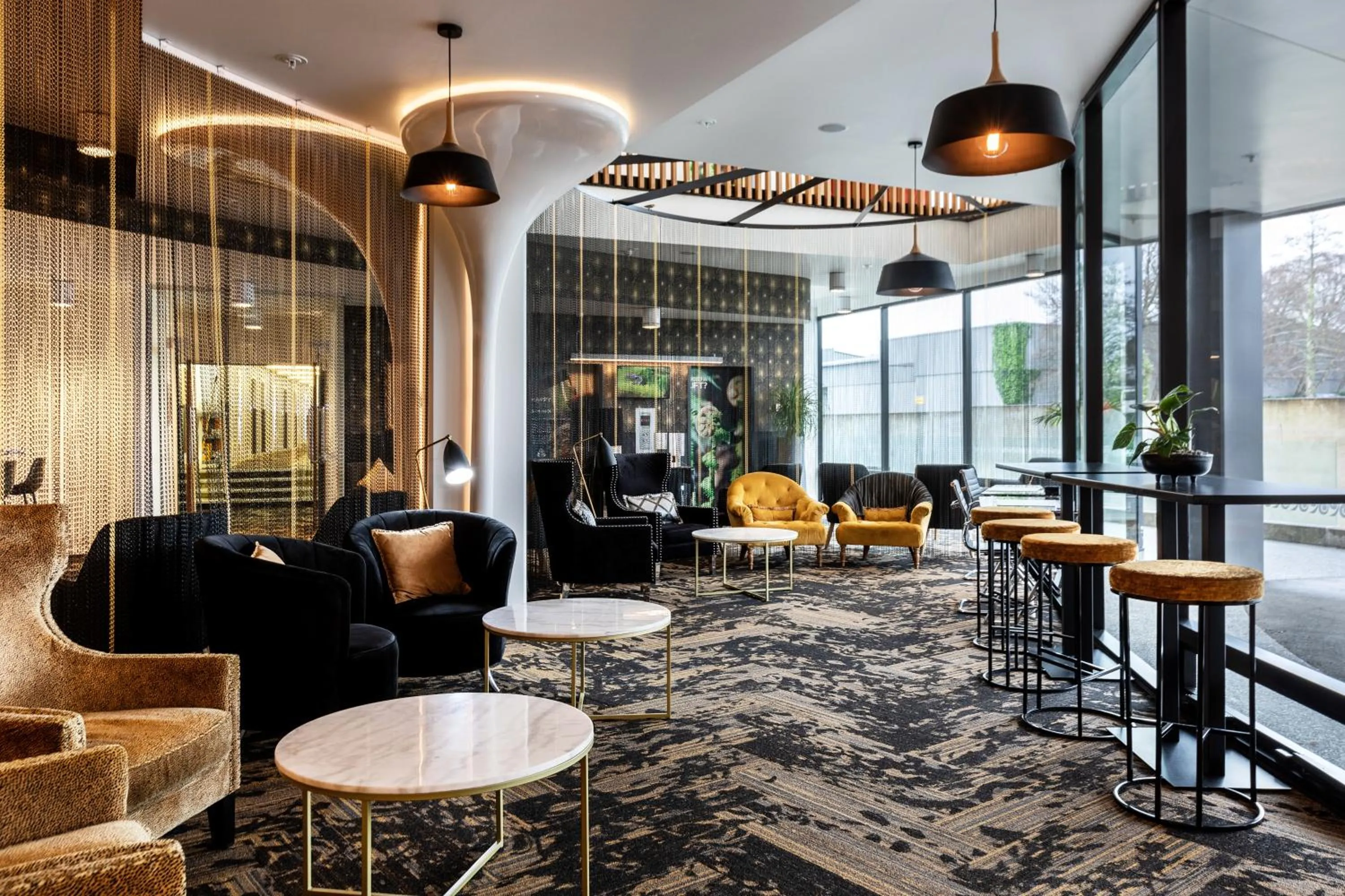 Lounge or bar in Novotel New Plymouth Taranaki