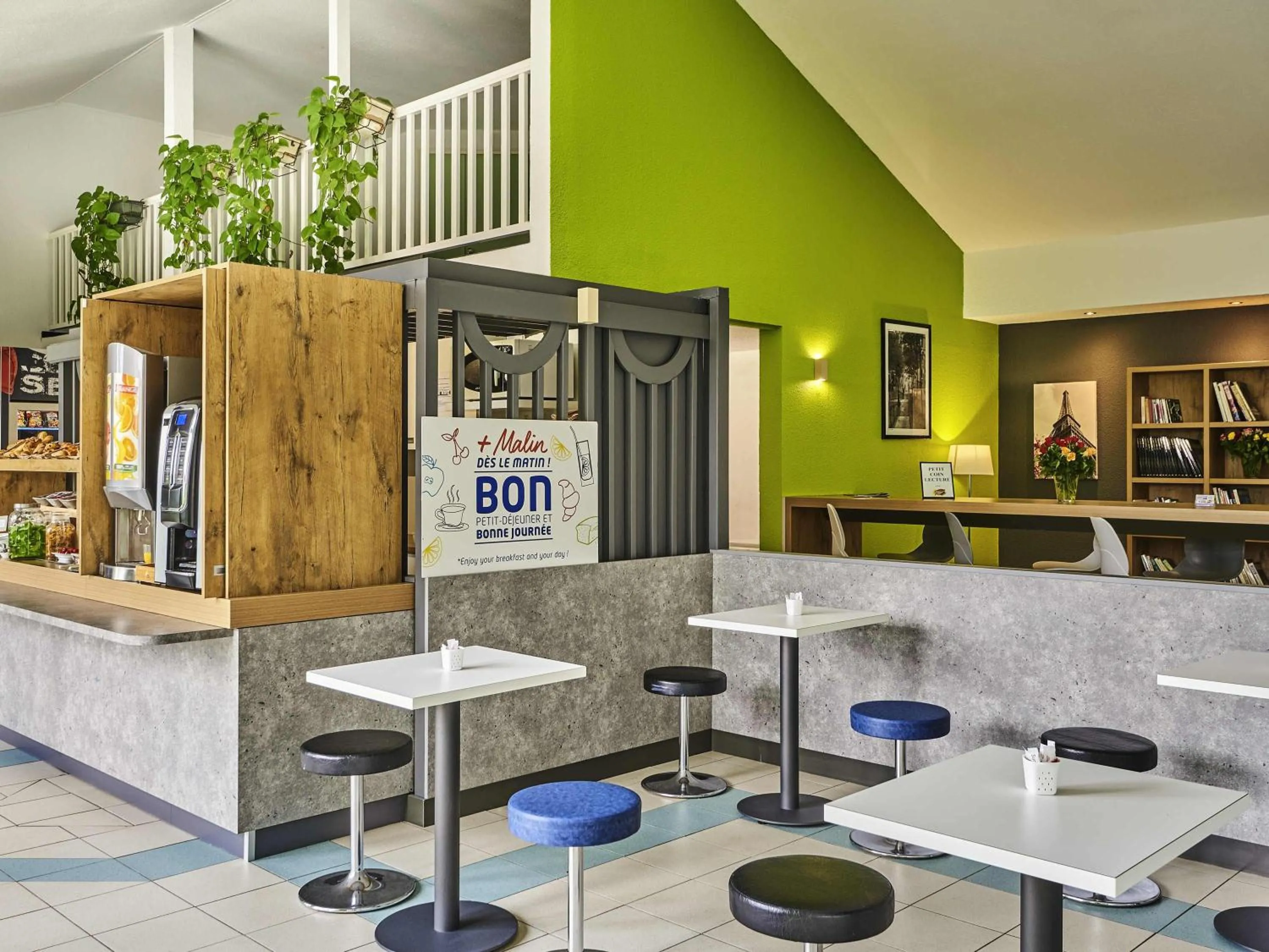 Breakfast in Ibis Budget Versailles Coignieres