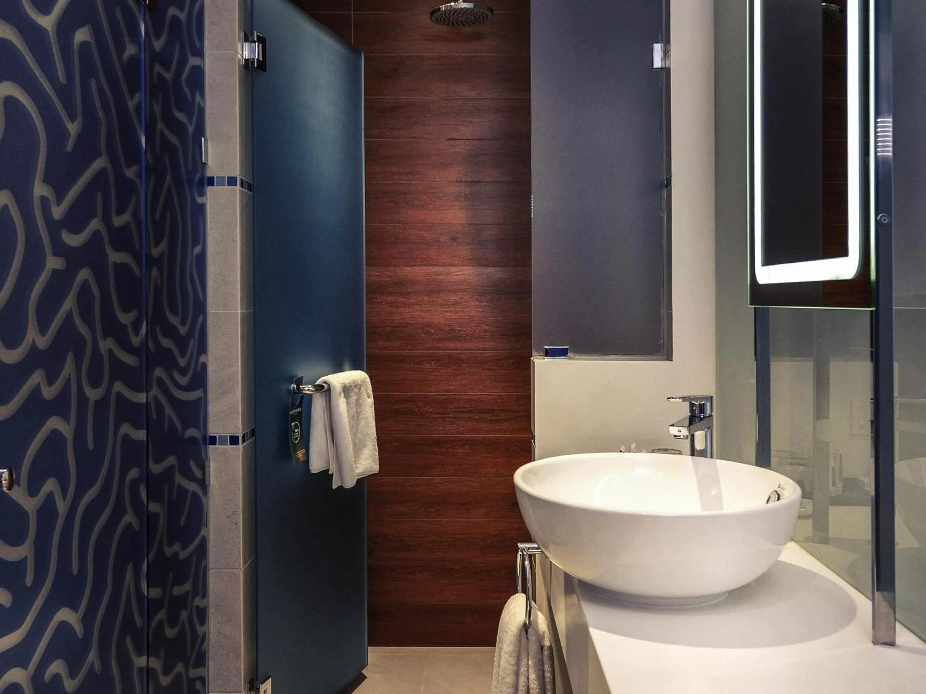 Bedroom in Mercure Kota Kinabalu City Centre