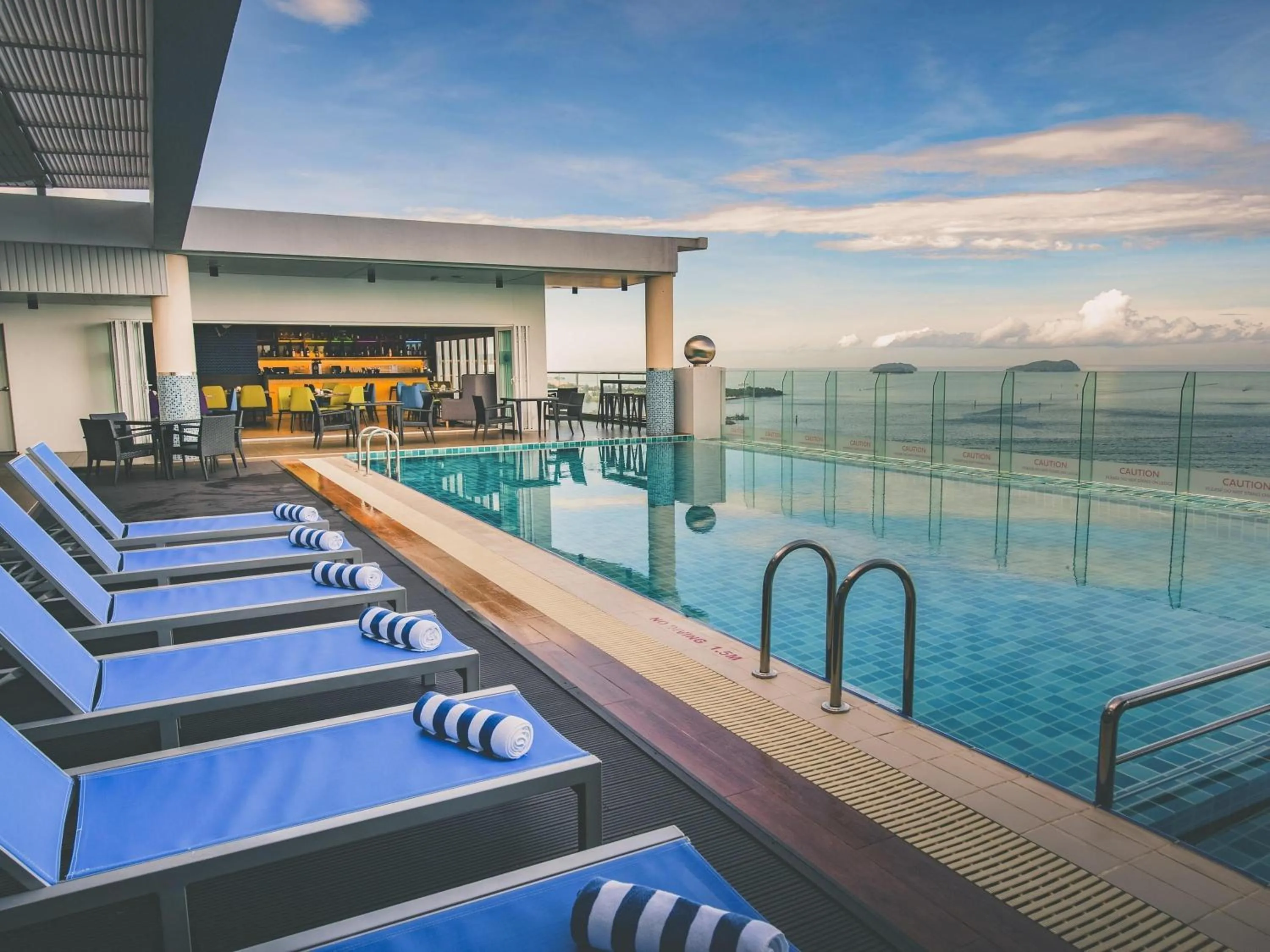 Pool view in Mercure Kota Kinabalu City Centre