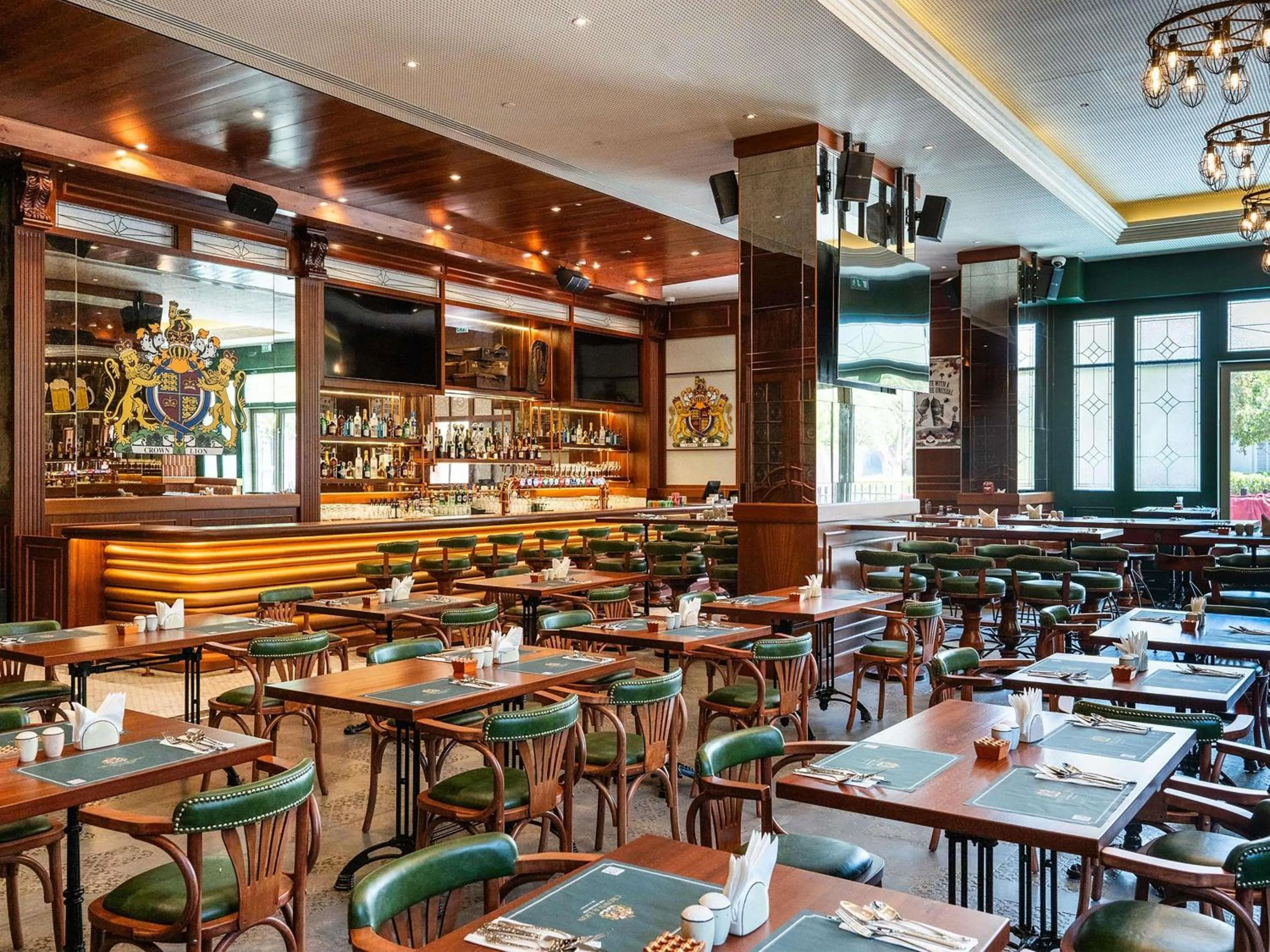 Lounge or bar in ibis Dubai One Central