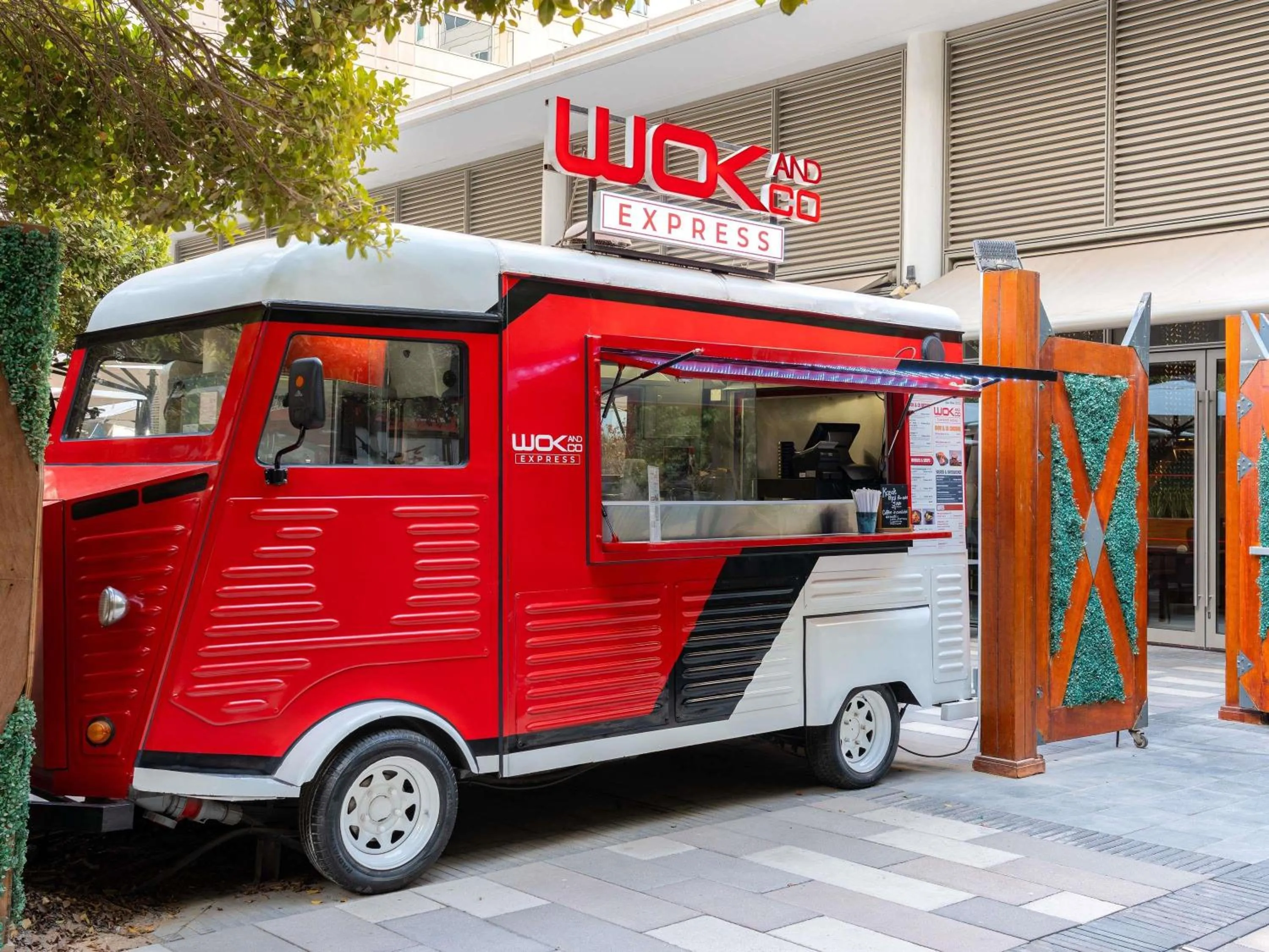 Restaurant/places to eat in ibis Dubai One Central