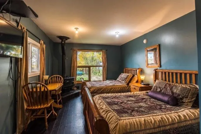 Cabin with Shared Bathroom in Aurora Bayside Inn