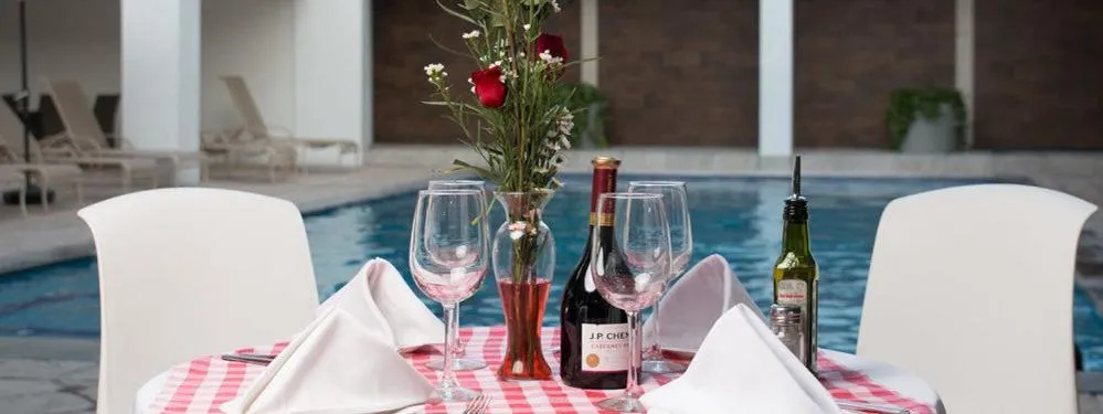 Food and drinks in Hotel de Casa Blanca