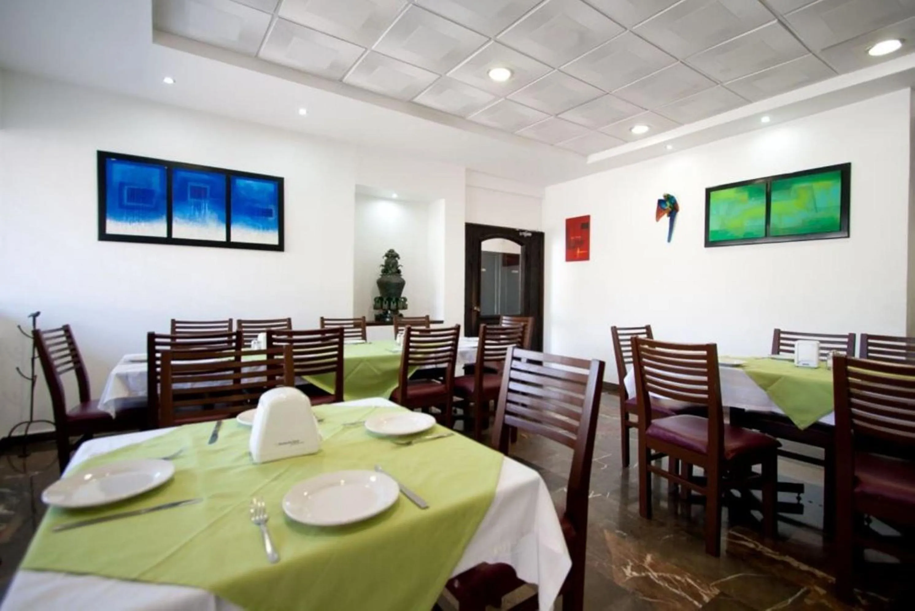 Restaurant/places to eat in Hotel de Casa Blanca