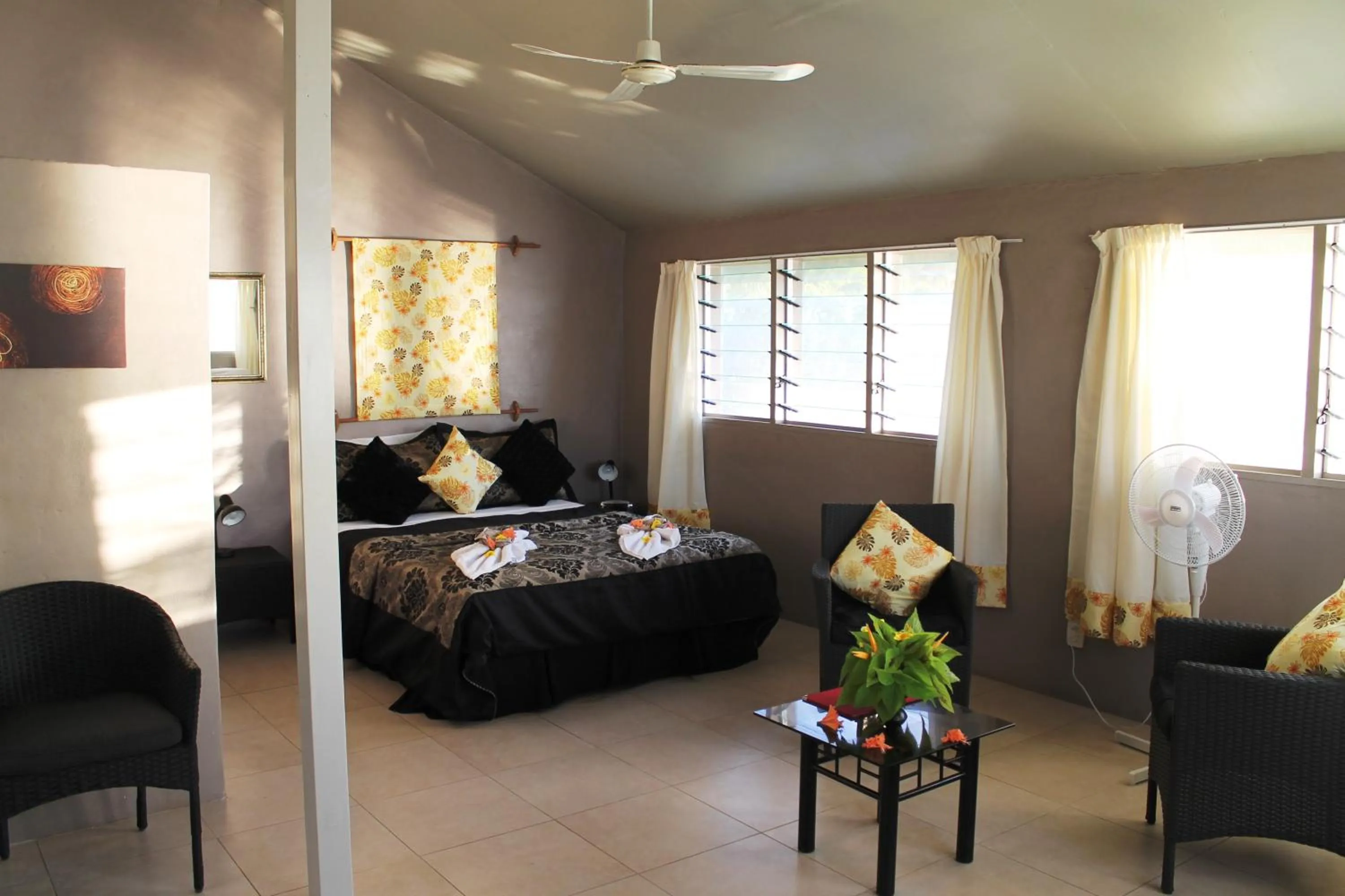 Photo of the whole room, Bed in Savaii Lagoon Resort