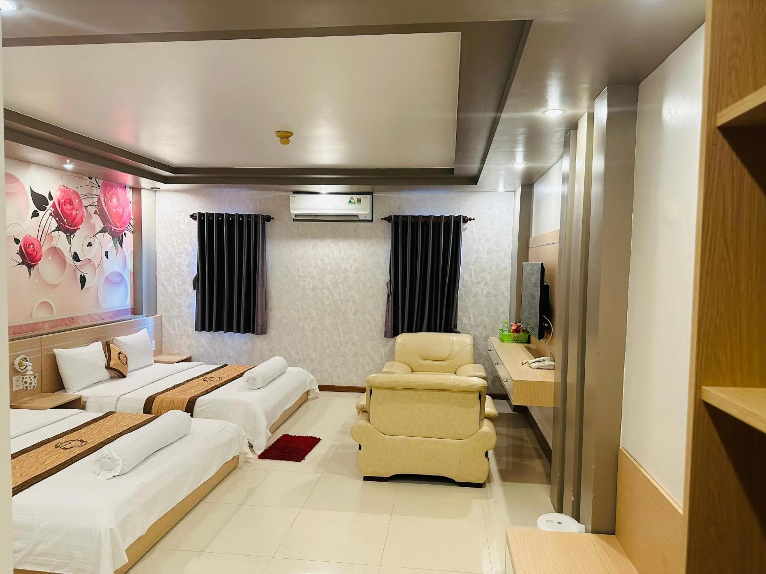 TV and multimedia, Bed in Phuc Hung Hotel