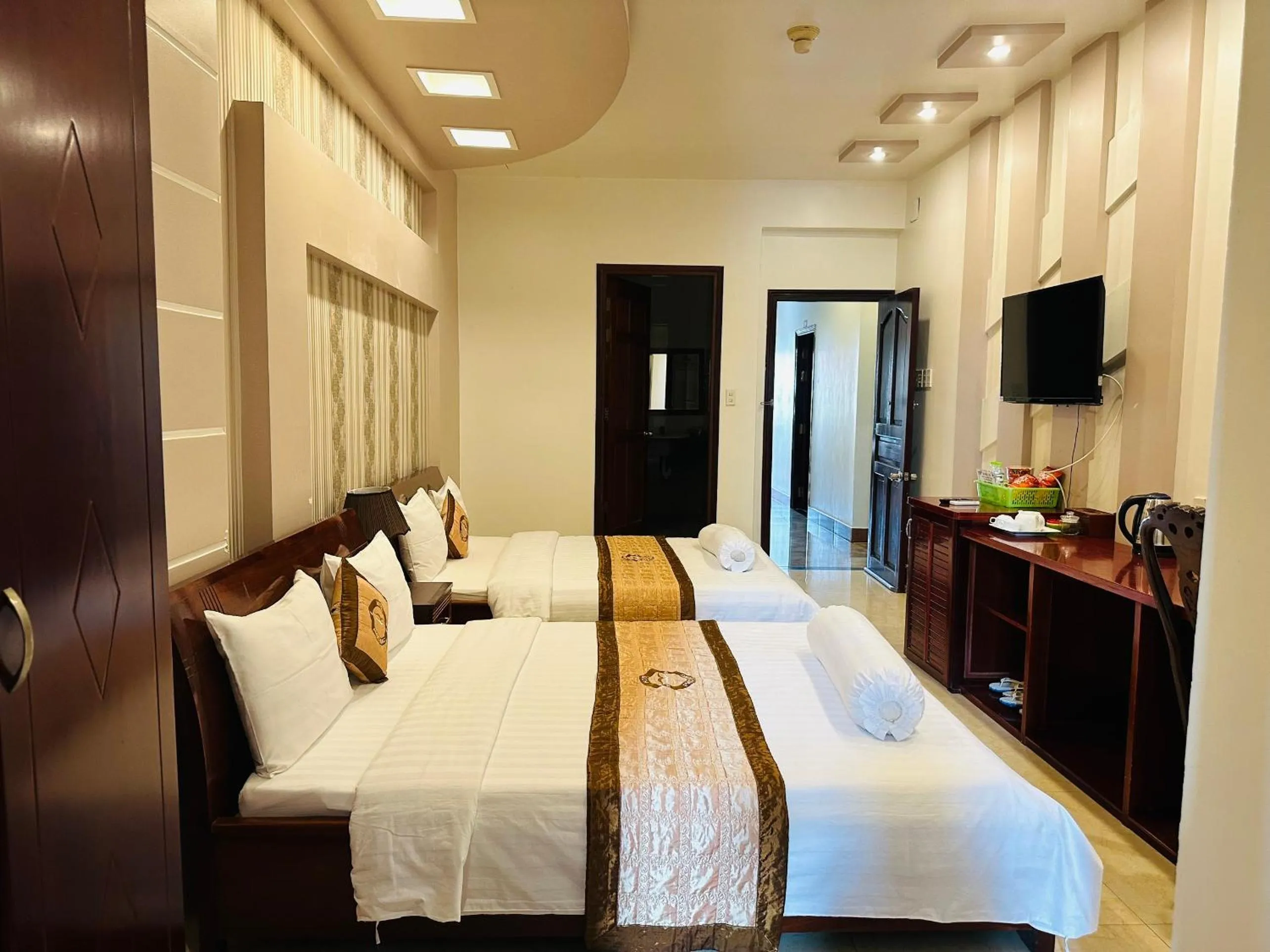 Photo of the whole room, Bed in Phuc Hung Hotel