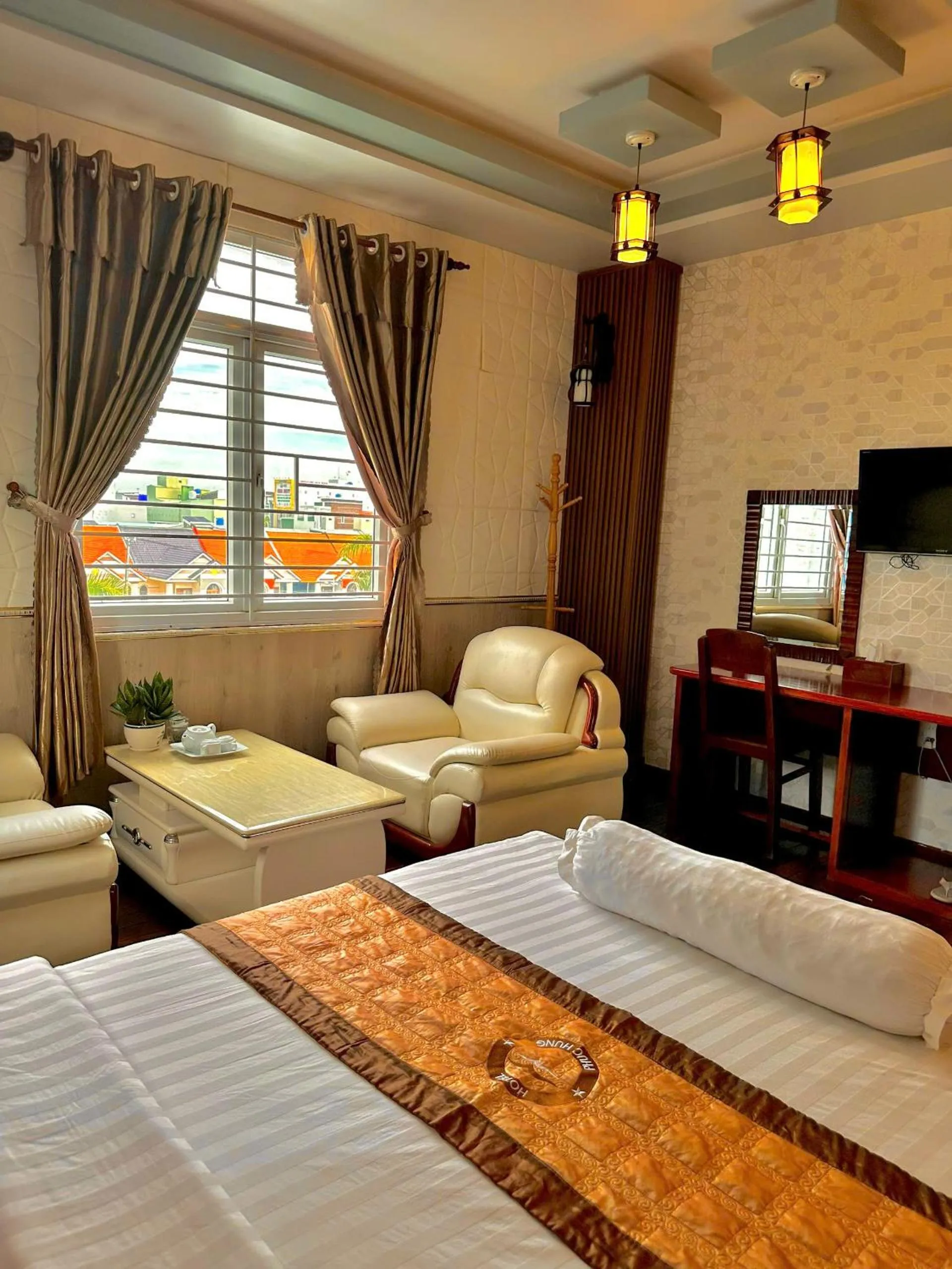 Seating area, Bed in Phuc Hung 2 Hotel